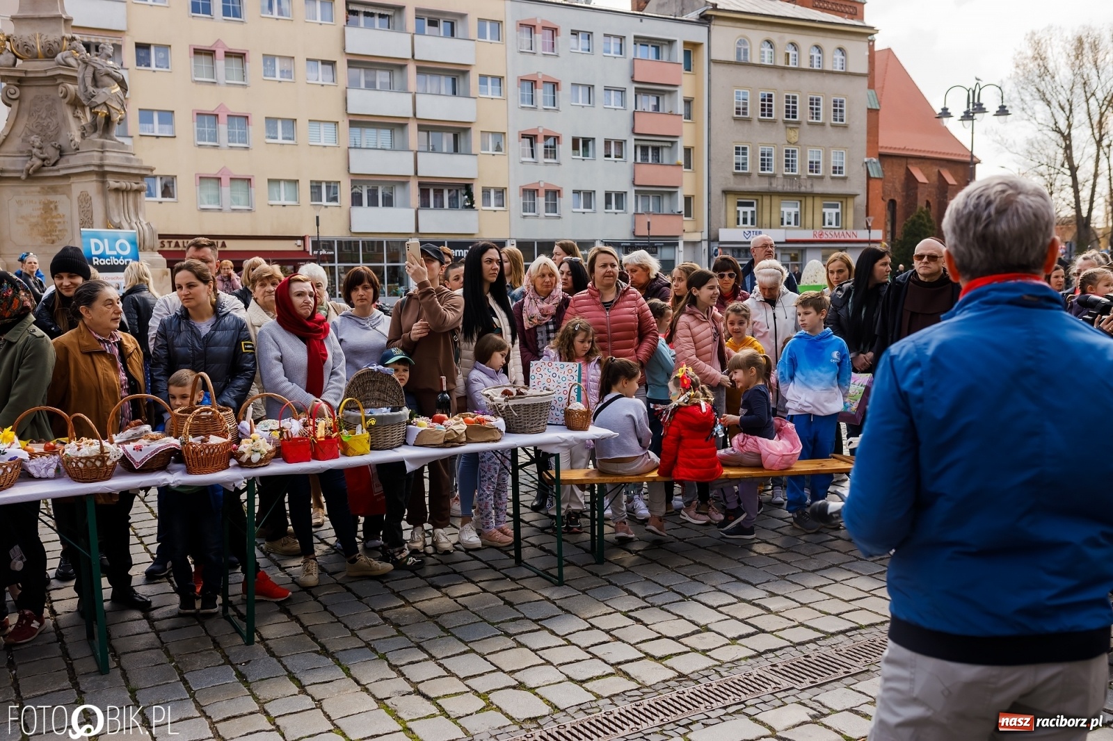 Zdjęcie w galerii na portalu naszraciborz.pl: Ukraińskie śniadanie wielkanocne na raciborskim Rynku [FOTO i WIDEO] wiadomości z regionu