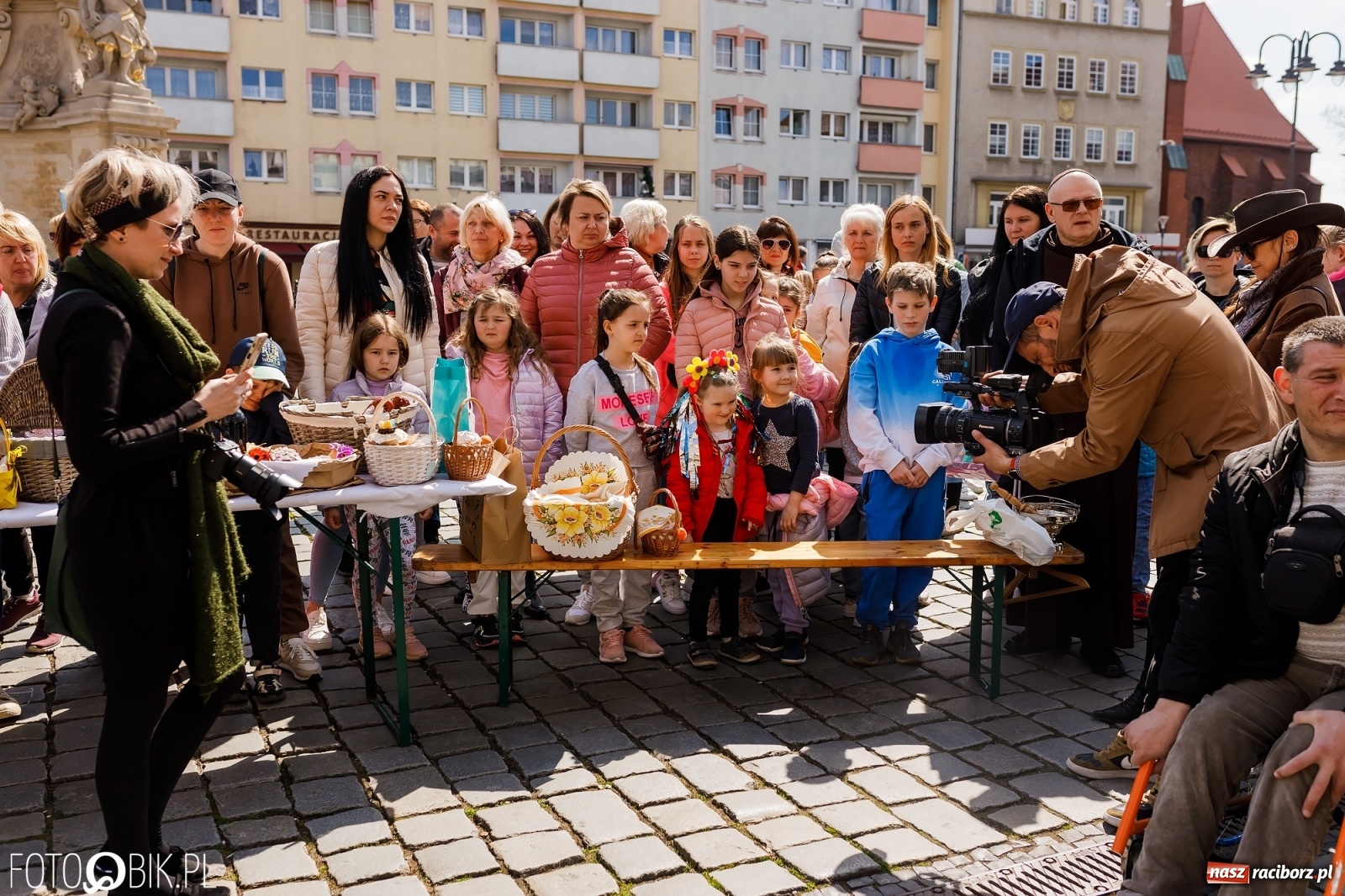 Zdjęcie w galerii na portalu naszraciborz.pl: Ukraińskie śniadanie wielkanocne na raciborskim Rynku [FOTO i WIDEO] wiadomości z regionu