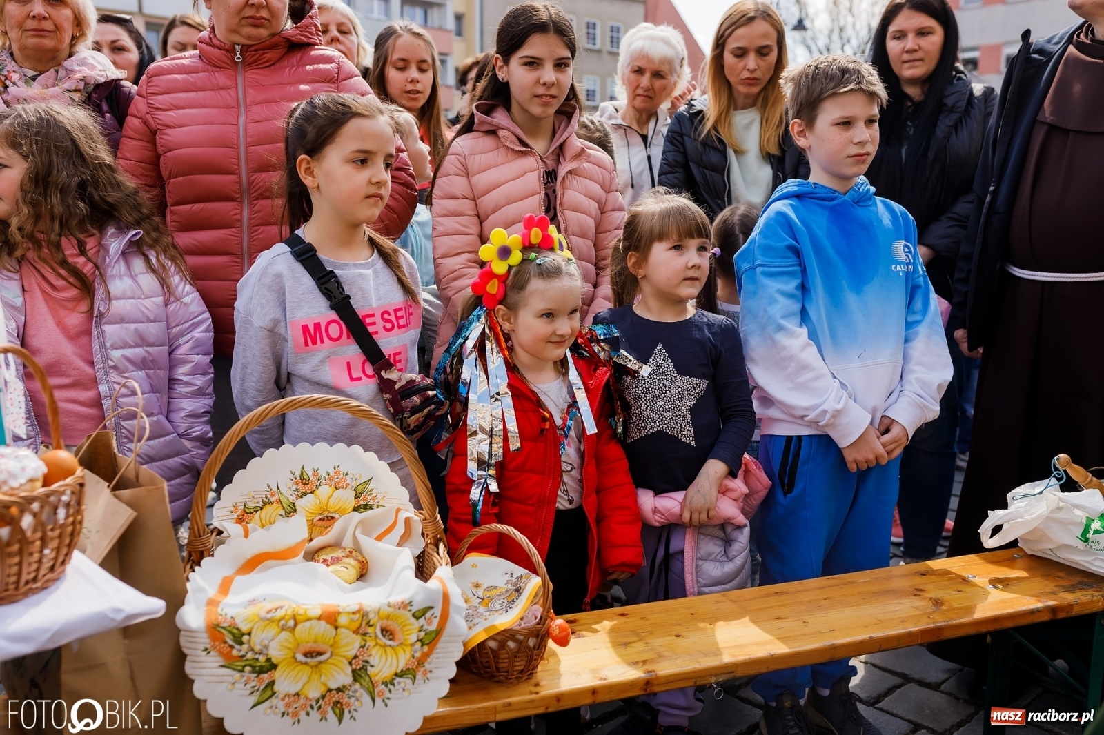 Zdjęcie w galerii na portalu naszraciborz.pl: Ukraińskie śniadanie wielkanocne na raciborskim Rynku [FOTO i WIDEO] wiadomości z regionu
