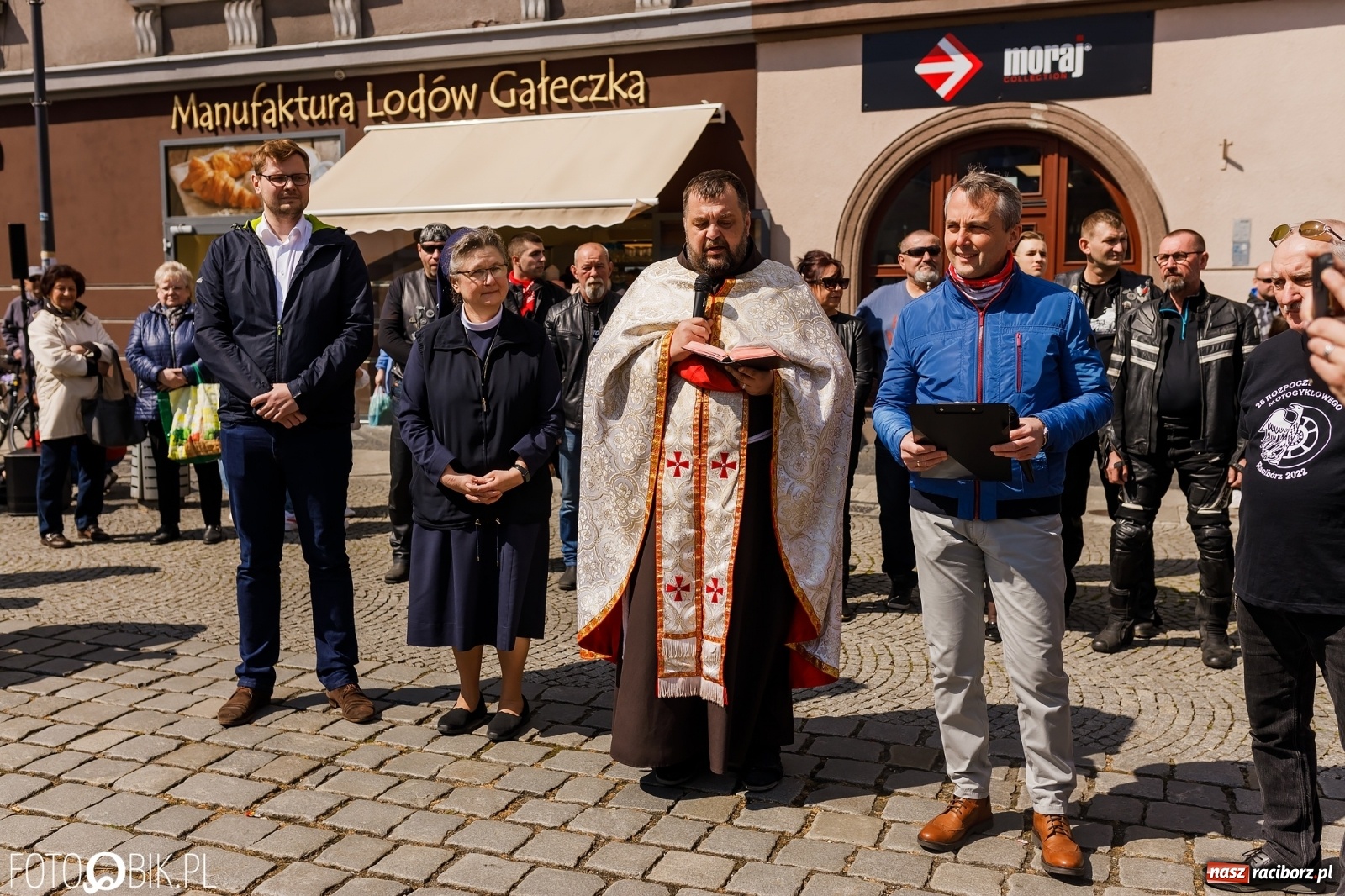 Zdjęcie w galerii na portalu naszraciborz.pl: Ukraińskie śniadanie wielkanocne na raciborskim Rynku [FOTO i WIDEO] wiadomości z regionu