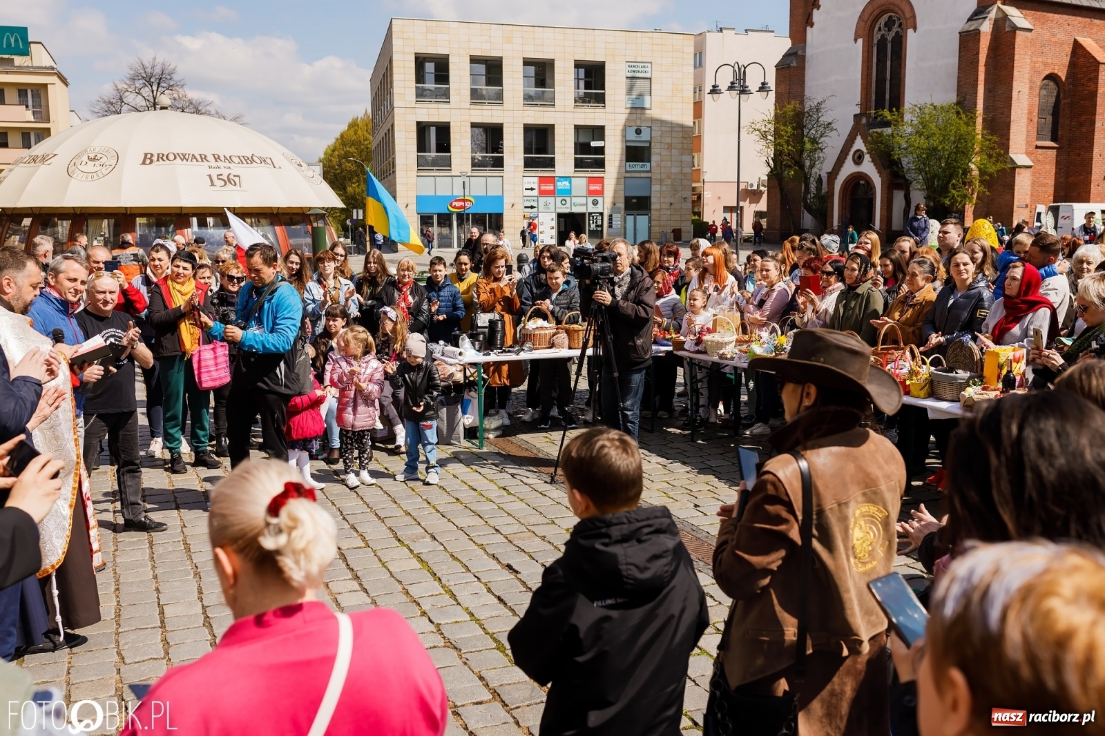 Zdjęcie w galerii na portalu naszraciborz.pl: Ukraińskie śniadanie wielkanocne na raciborskim Rynku [FOTO i WIDEO] wiadomości z regionu