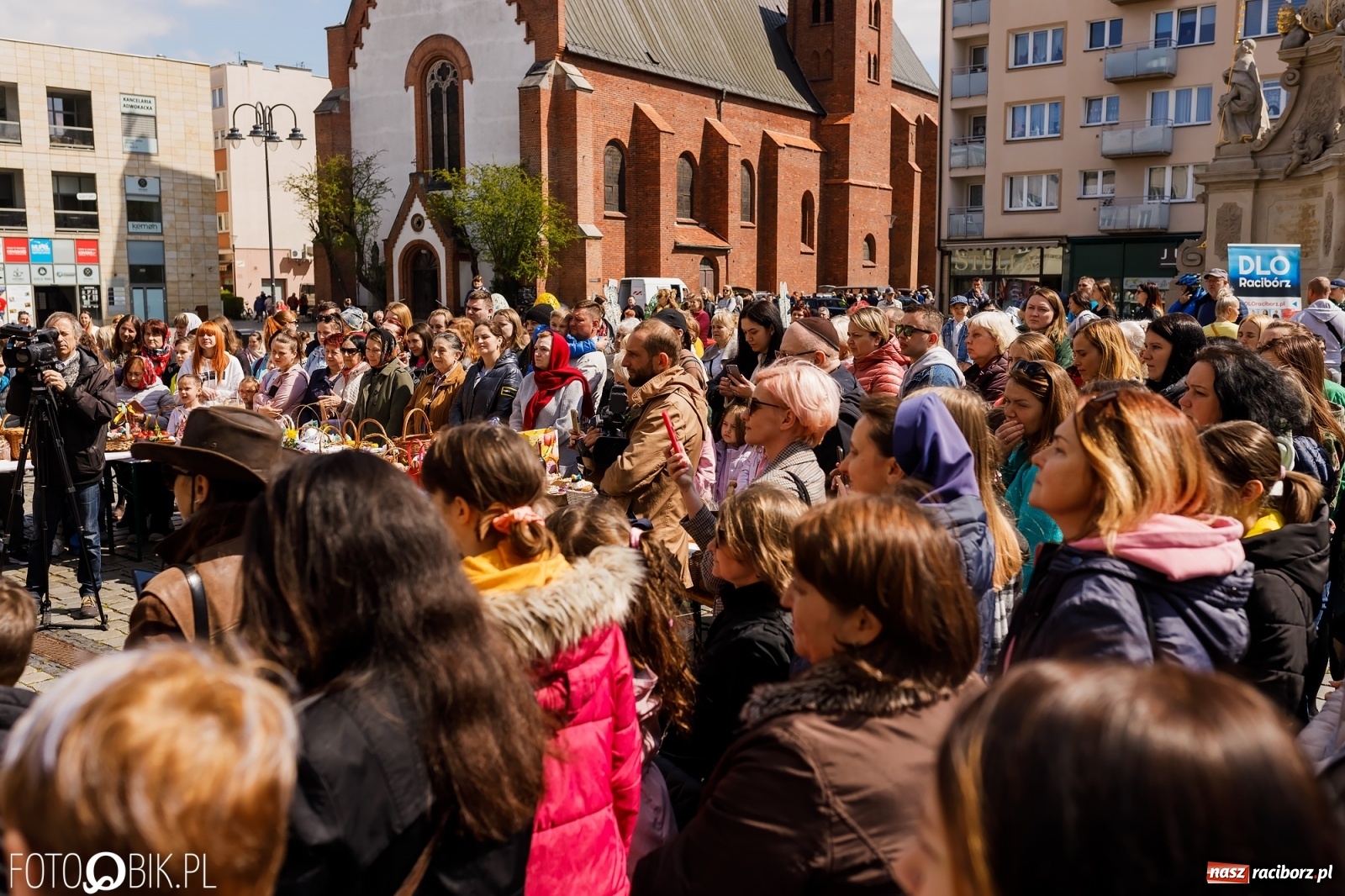 Zdjęcie w galerii na portalu naszraciborz.pl: Ukraińskie śniadanie wielkanocne na raciborskim Rynku [FOTO i WIDEO] wiadomości z regionu