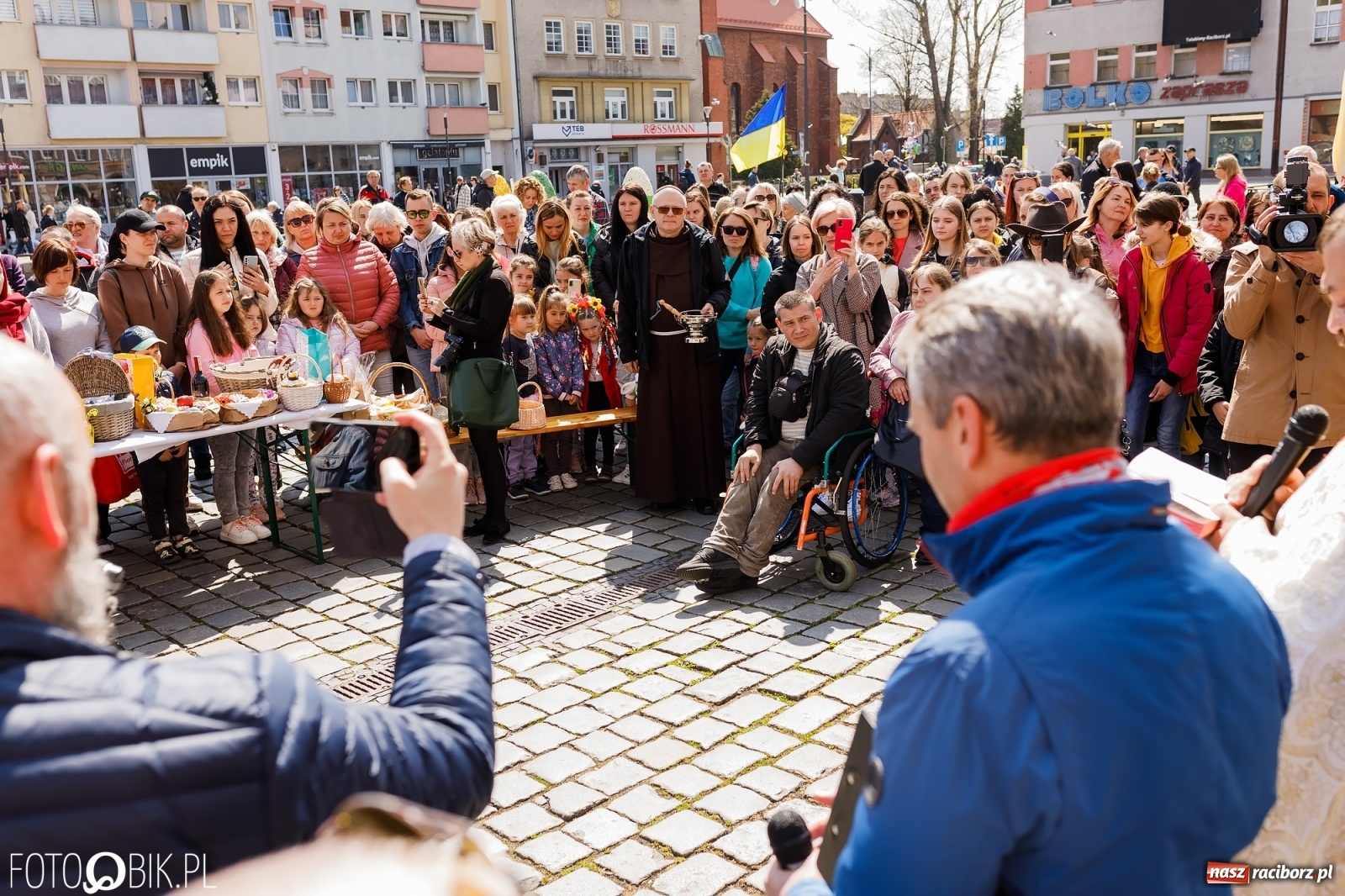 Zdjęcie w galerii na portalu naszraciborz.pl: Ukraińskie śniadanie wielkanocne na raciborskim Rynku [FOTO i WIDEO] wiadomości z regionu