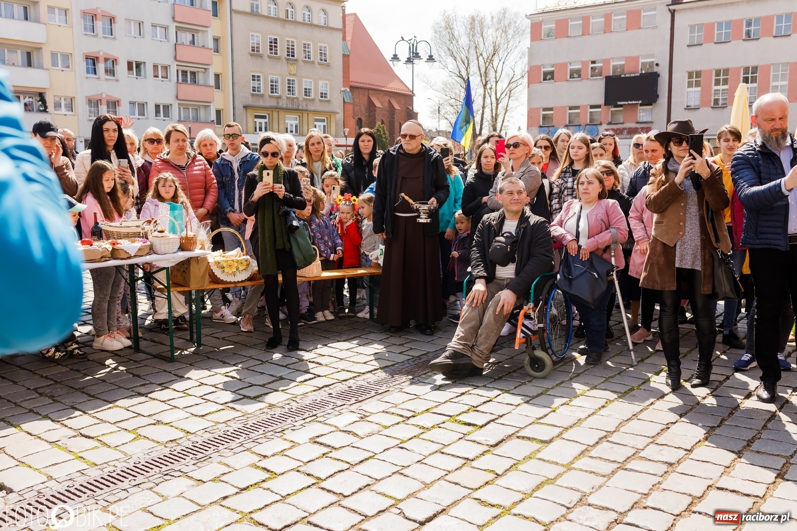 Zdjęcie w galerii na portalu naszraciborz.pl: Ukraińskie śniadanie wielkanocne na raciborskim Rynku [FOTO i WIDEO] wiadomości z regionu