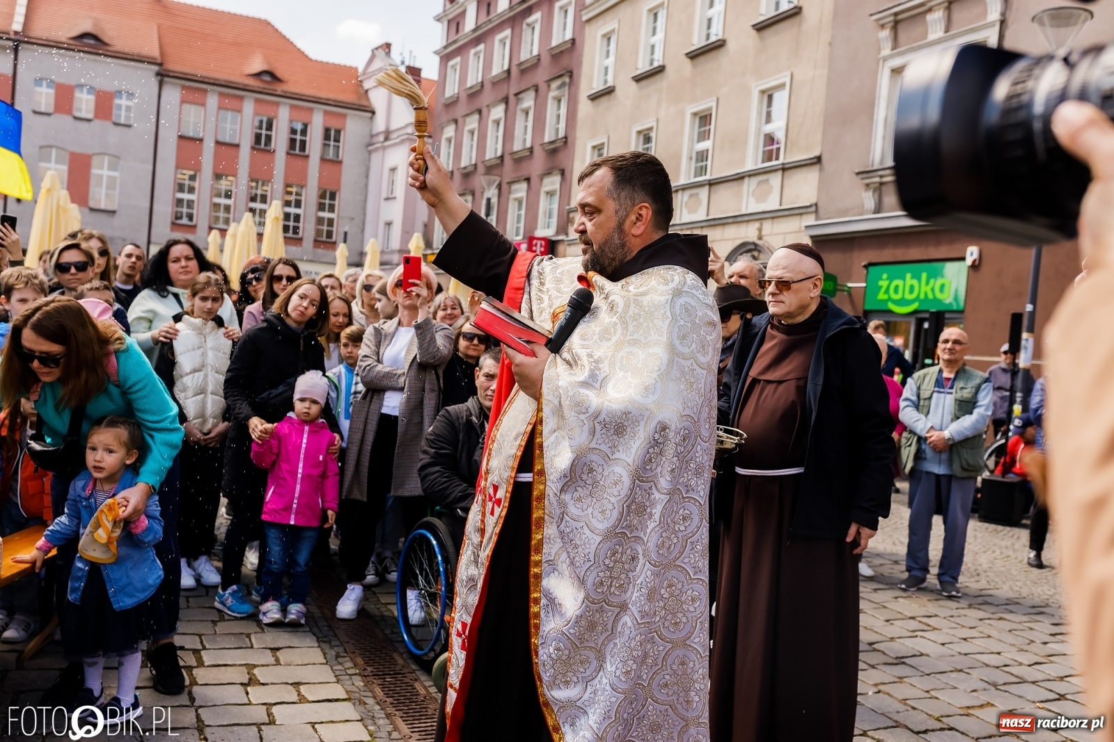 Zdjęcie w galerii na portalu naszraciborz.pl: Ukraińskie śniadanie wielkanocne na raciborskim Rynku [FOTO i WIDEO] wiadomości z regionu
