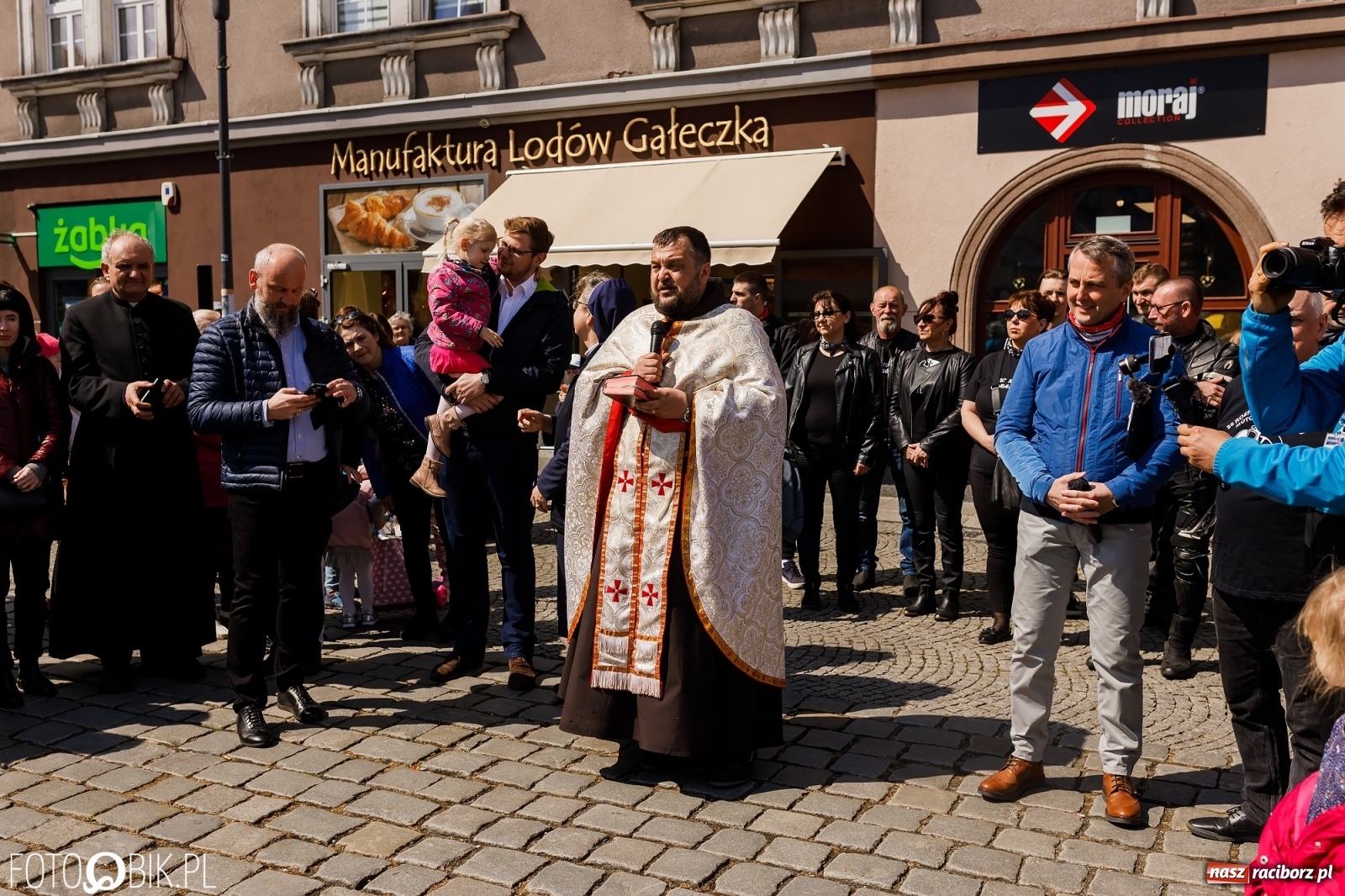 Zdjęcie w galerii na portalu naszraciborz.pl: Ukraińskie śniadanie wielkanocne na raciborskim Rynku [FOTO i WIDEO] wiadomości z regionu