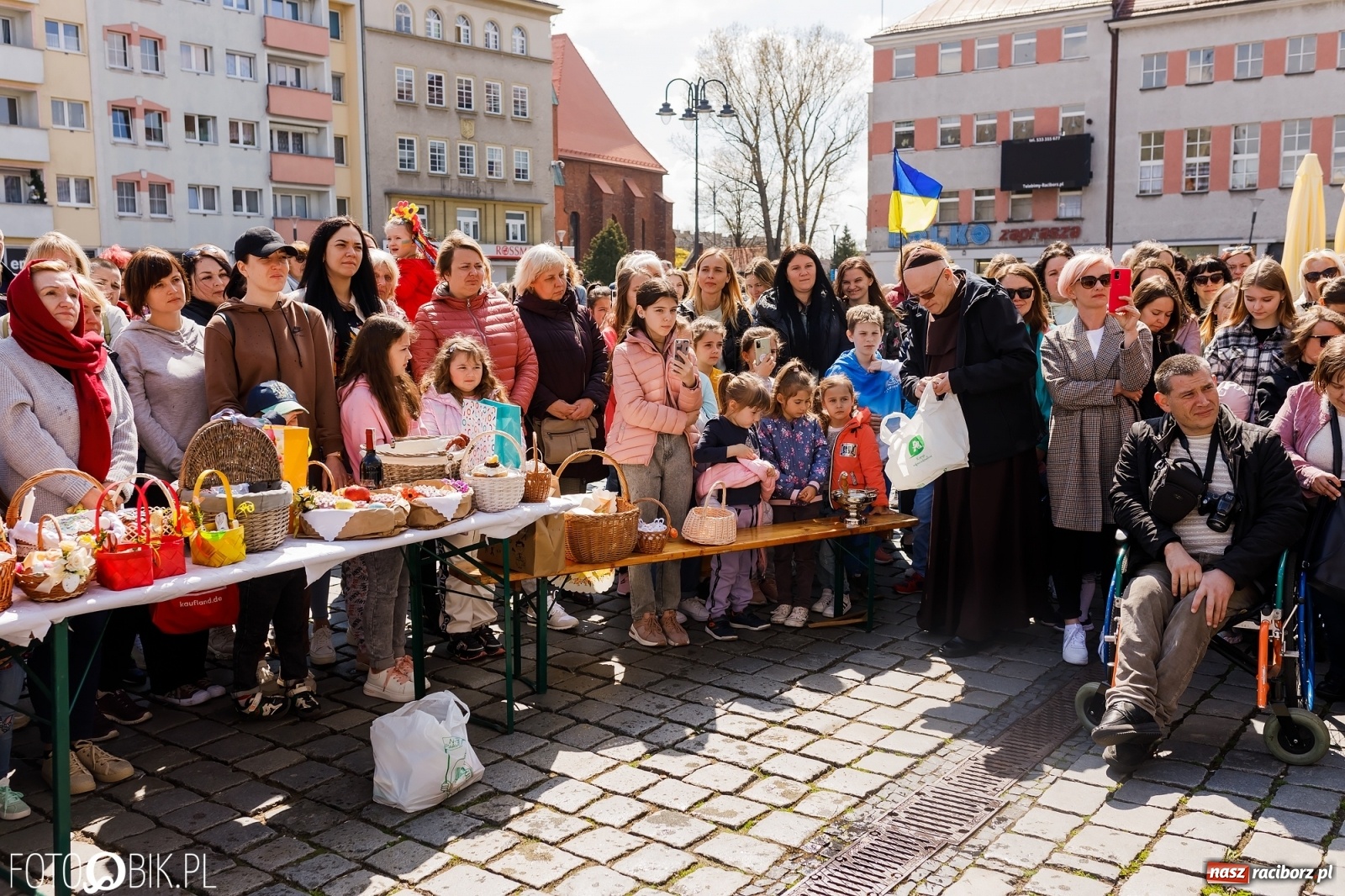Zdjęcie w galerii na portalu naszraciborz.pl: Ukraińskie śniadanie wielkanocne na raciborskim Rynku [FOTO i WIDEO] wiadomości z regionu