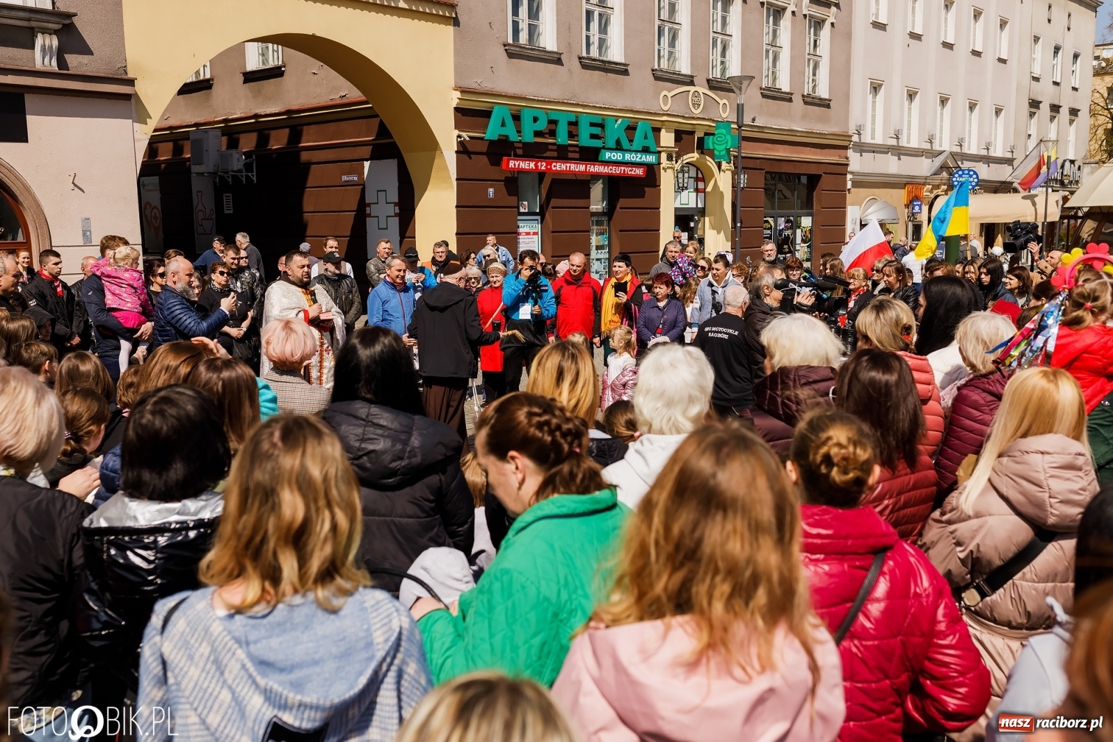 Zdjęcie w galerii na portalu naszraciborz.pl: Ukraińskie śniadanie wielkanocne na raciborskim Rynku [FOTO i WIDEO] wiadomości z regionu