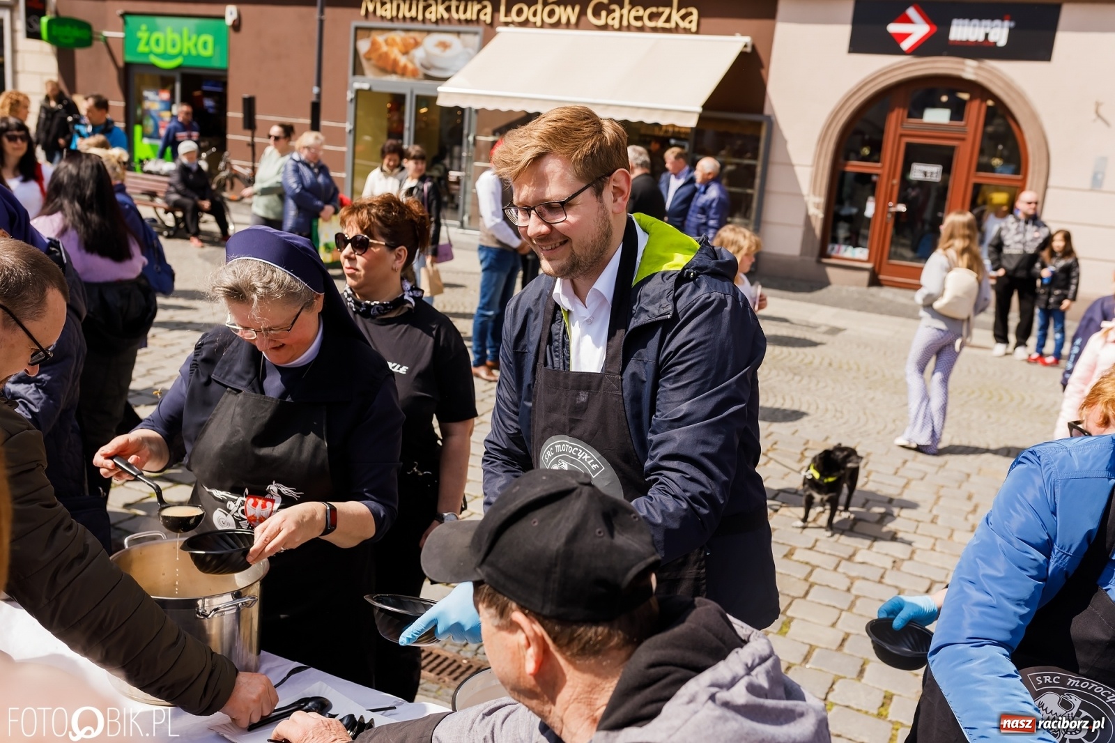 Zdjęcie w galerii na portalu naszraciborz.pl: Ukraińskie śniadanie wielkanocne na raciborskim Rynku [FOTO i WIDEO] wiadomości z regionu