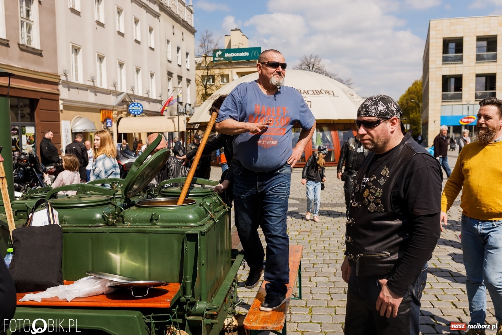 Zdjęcie w galerii na portalu naszraciborz.pl: Ukraińskie śniadanie wielkanocne na raciborskim Rynku [FOTO i WIDEO] wiadomości z regionu
