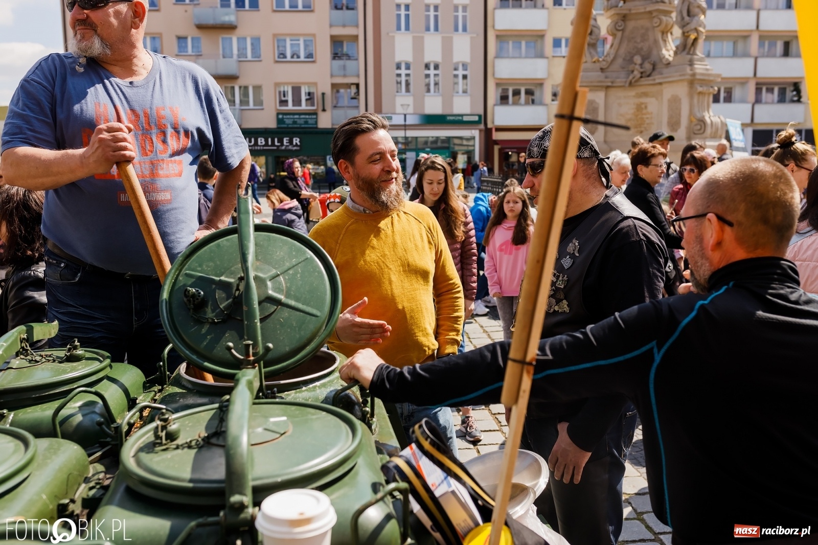 Zdjęcie w galerii na portalu naszraciborz.pl: Ukraińskie śniadanie wielkanocne na raciborskim Rynku [FOTO i WIDEO] wiadomości z regionu