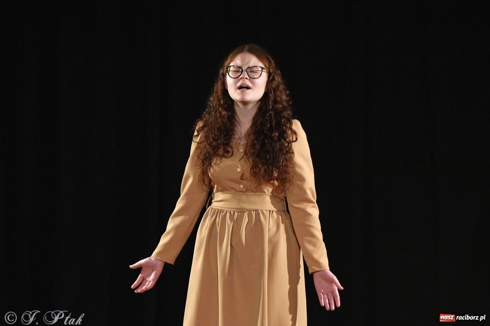 Zdjęcie w galerii na portalu naszraciborz.pl: Podium dla dwóch raciborzanek. 67. Ogólnopolski Konkurs Recytatorski w Strzesze wiadomości z regionu