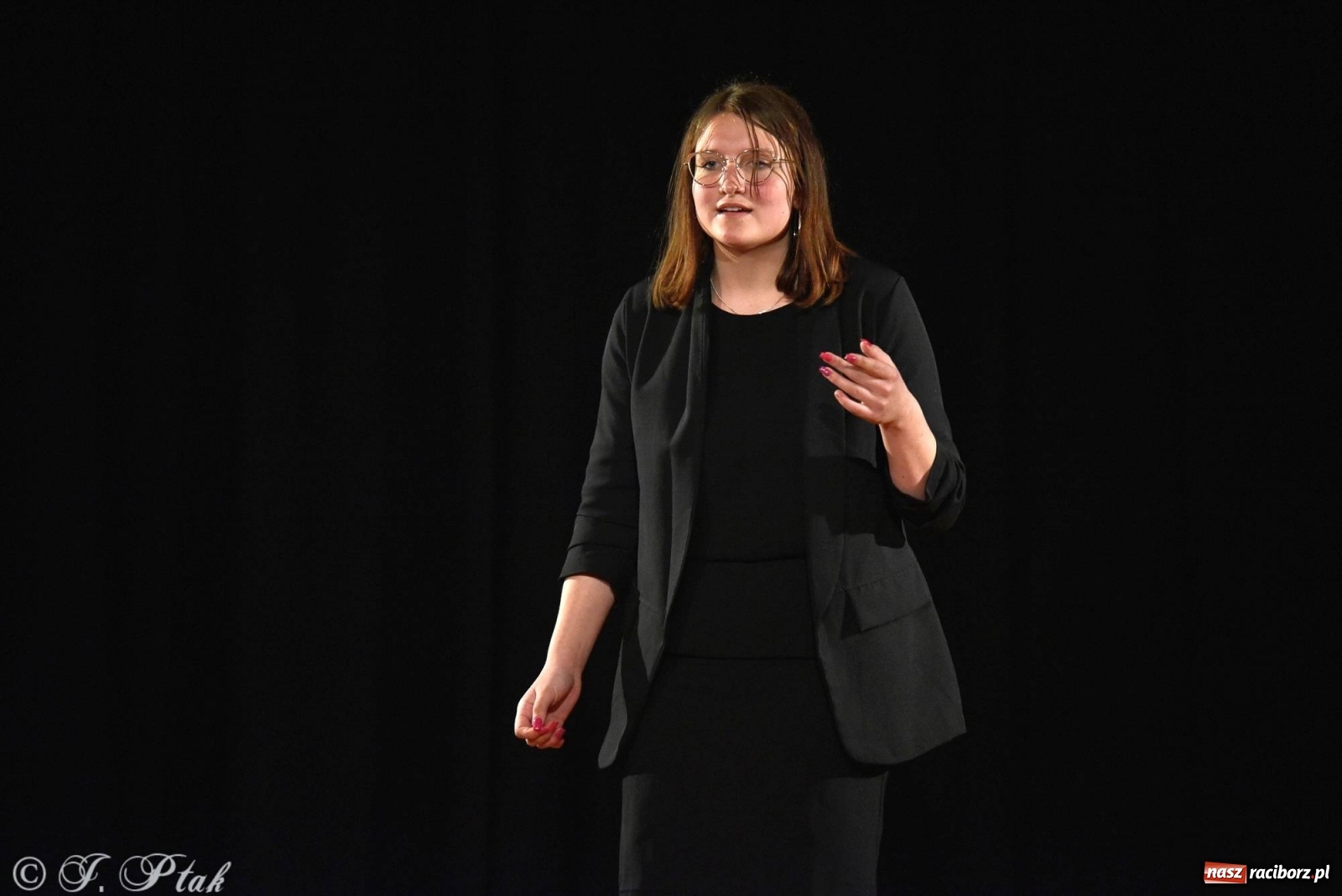 Zdjęcie w galerii na portalu naszraciborz.pl: Podium dla dwóch raciborzanek. 67. Ogólnopolski Konkurs Recytatorski w Strzesze wiadomości z regionu