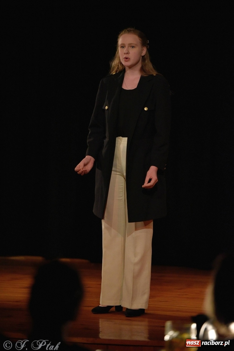 Zdjęcie w galerii na portalu naszraciborz.pl: Podium dla dwóch raciborzanek. 67. Ogólnopolski Konkurs Recytatorski w Strzesze wiadomości z regionu