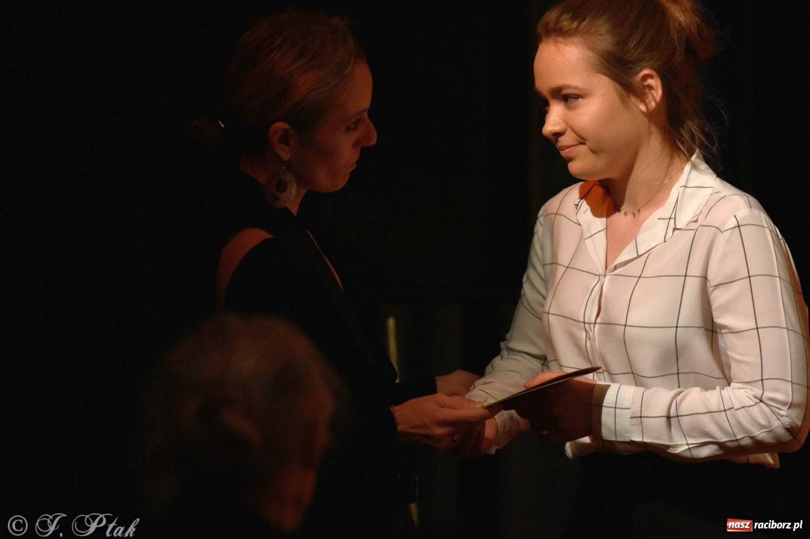 Zdjęcie w galerii na portalu naszraciborz.pl: Podium dla dwóch raciborzanek. 67. Ogólnopolski Konkurs Recytatorski w Strzesze wiadomości z regionu