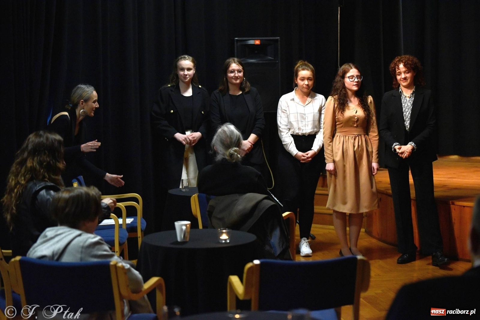 Zdjęcie w galerii na portalu naszraciborz.pl: Podium dla dwóch raciborzanek. 67. Ogólnopolski Konkurs Recytatorski w Strzesze wiadomości z regionu