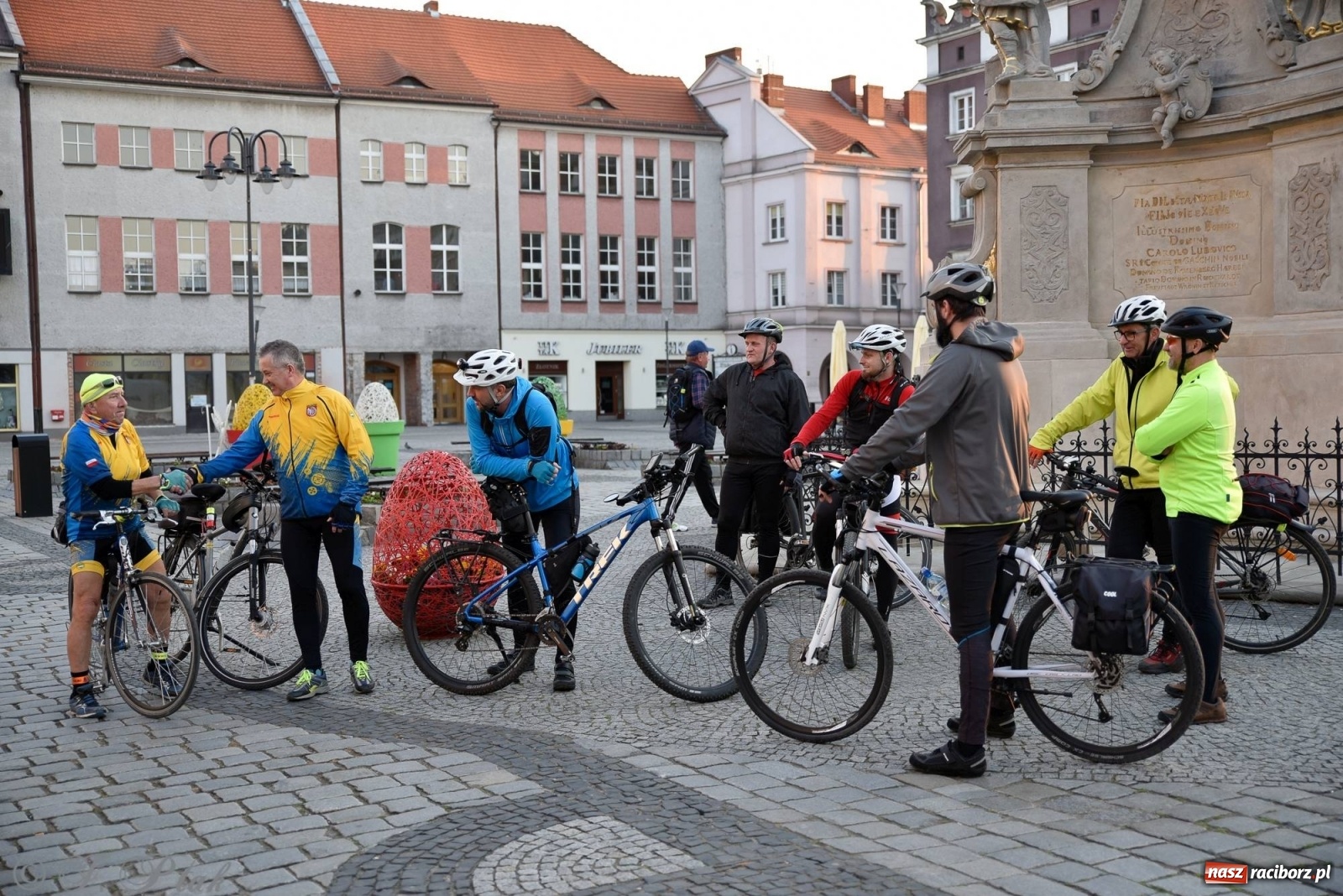 Zdjęcie w galerii na portalu naszraciborz.pl: Rower to power i wiosenna raciborska nocka rowerowa [FOTO] wiadomości z regionu