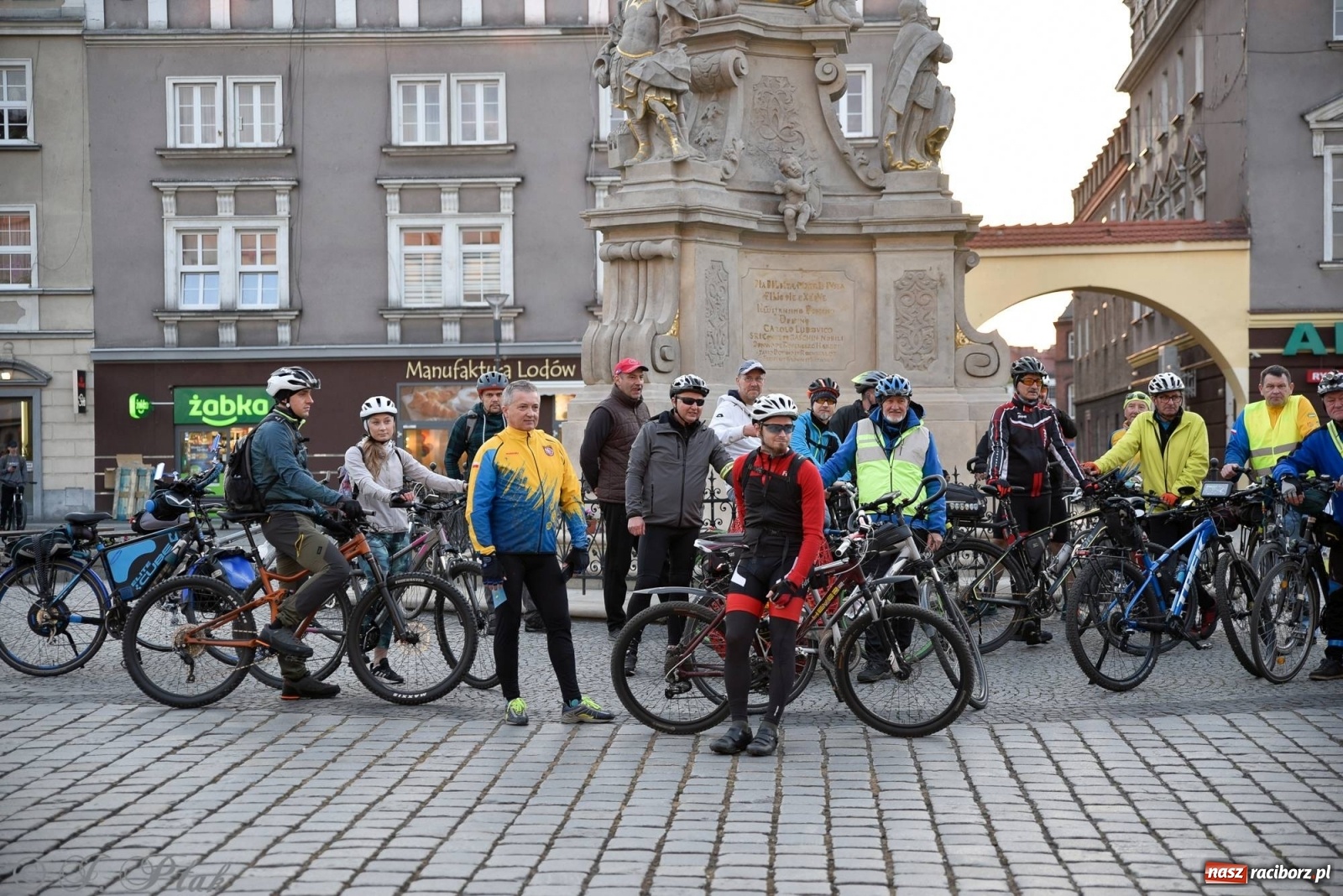Zdjęcie w galerii na portalu naszraciborz.pl: Rower to power i wiosenna raciborska nocka rowerowa [FOTO] wiadomości z regionu