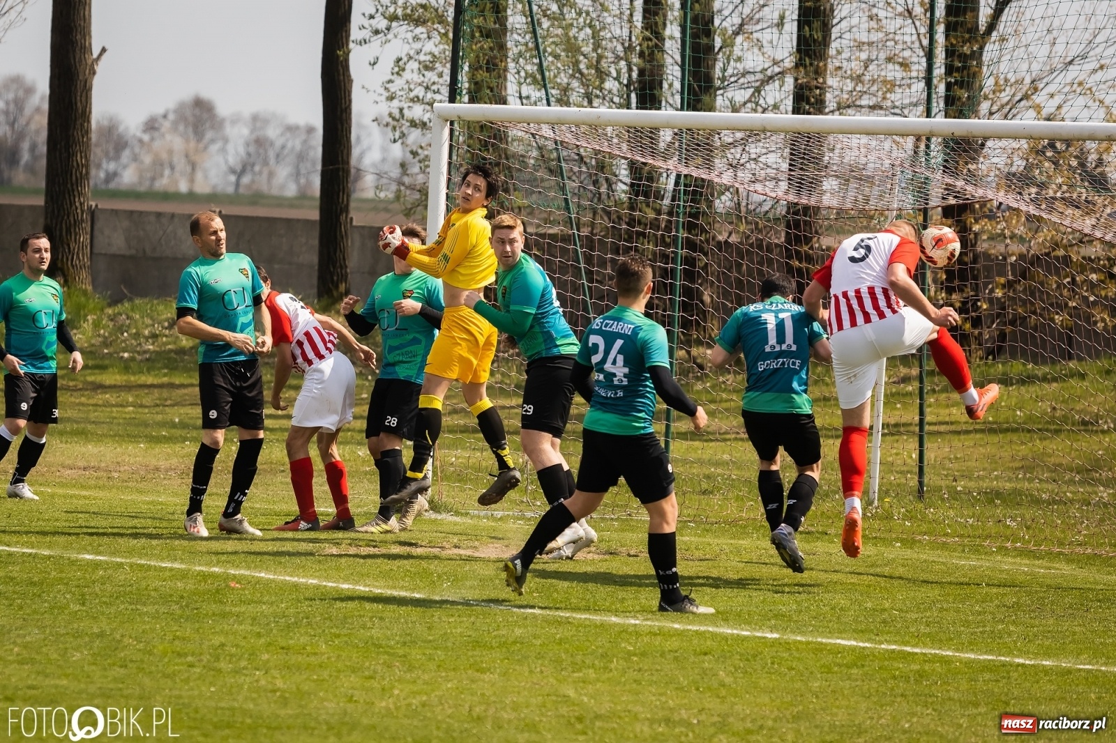 Zdjęcie w galerii na portalu naszraciborz.pl: Owsiszcze znów zwycięskie. Passa rezerw Gorzyc przerwana [FOTO] wiadomości z regionu