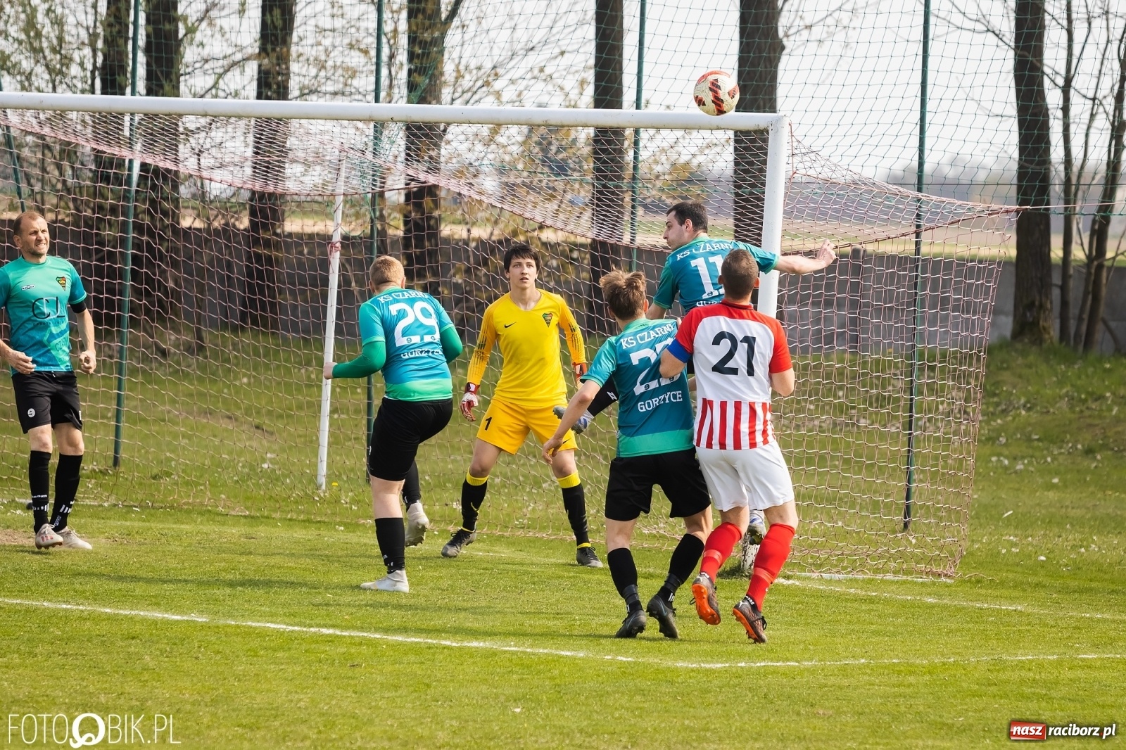 Zdjęcie w galerii na portalu naszraciborz.pl: Owsiszcze znów zwycięskie. Passa rezerw Gorzyc przerwana [FOTO] wiadomości z regionu