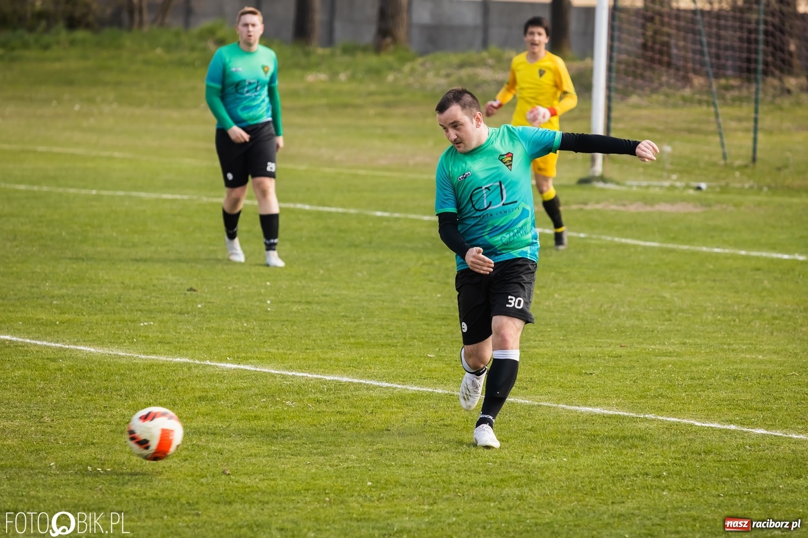Zdjęcie w galerii na portalu naszraciborz.pl: Owsiszcze znów zwycięskie. Passa rezerw Gorzyc przerwana [FOTO] wiadomości z regionu