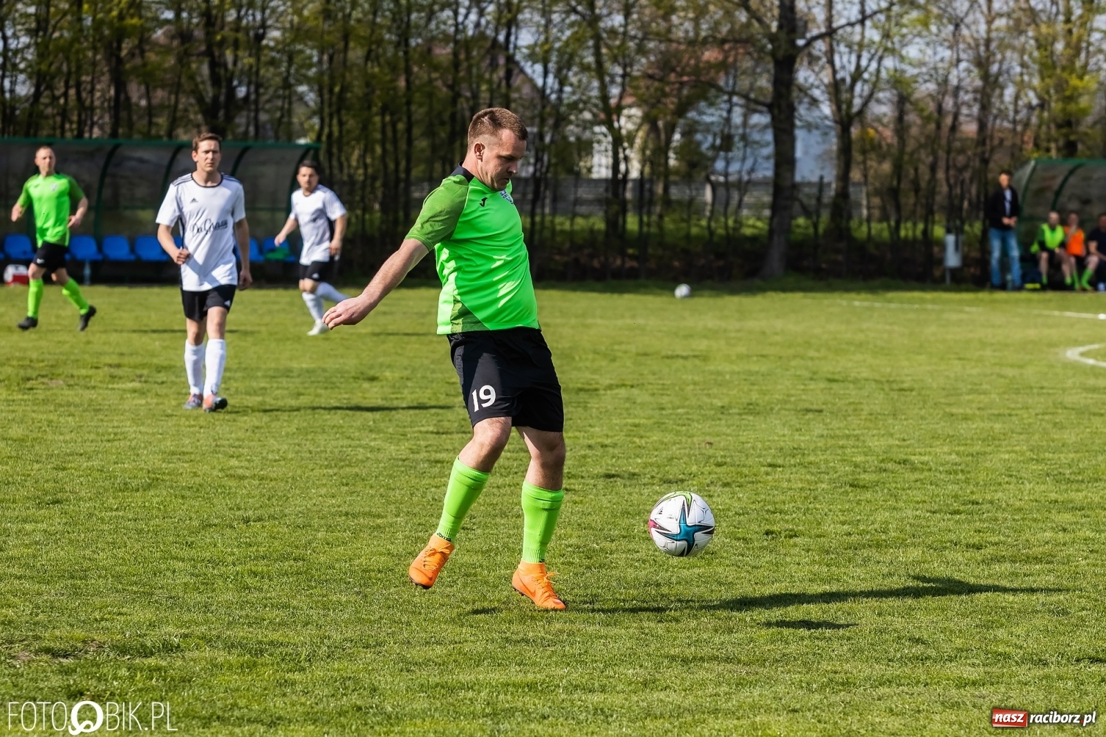 Zdjęcie w galerii na portalu naszraciborz.pl: C klasa. Wicher postraszył lidera z Wojnowic [FOTO] wiadomości z regionu