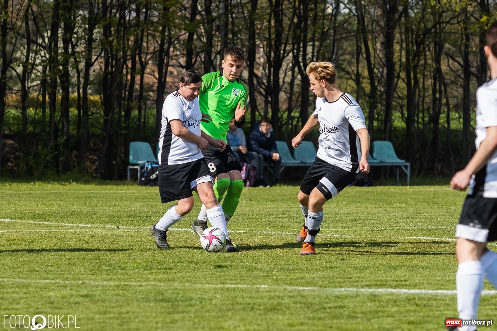 Zdjęcie w galerii na portalu naszraciborz.pl: C klasa. Wicher postraszył lidera z Wojnowic [FOTO] wiadomości z regionu