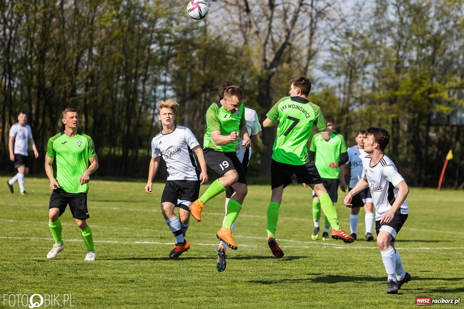 Zdjęcie w galerii na portalu naszraciborz.pl: C klasa. Wicher postraszył lidera z Wojnowic [FOTO] wiadomości z regionu