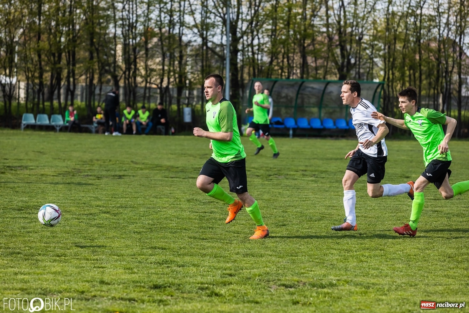 Zdjęcie w galerii na portalu naszraciborz.pl: C klasa. Wicher postraszył lidera z Wojnowic [FOTO] wiadomości z regionu