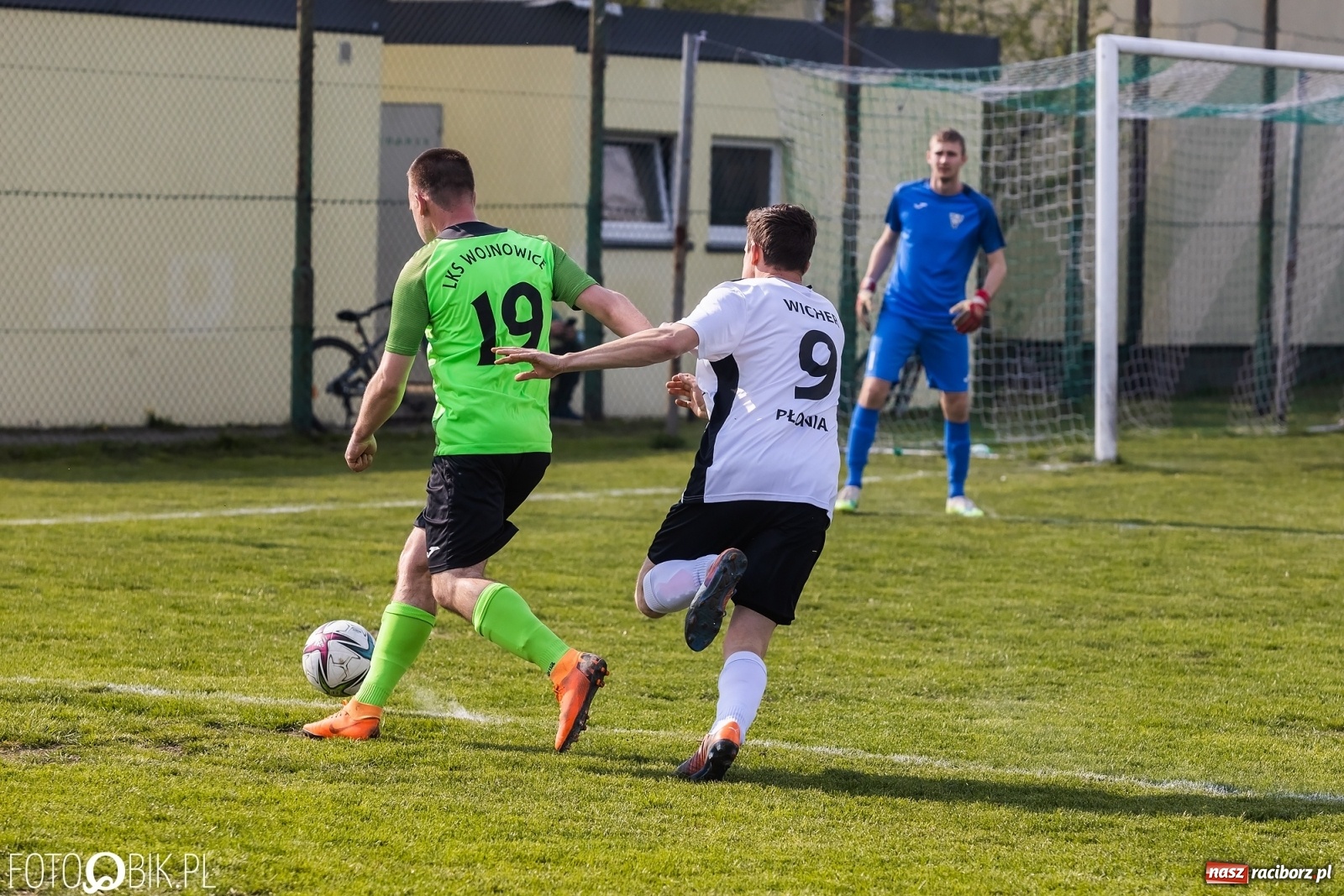 Zdjęcie w galerii na portalu naszraciborz.pl: C klasa. Wicher postraszył lidera z Wojnowic [FOTO] wiadomości z regionu