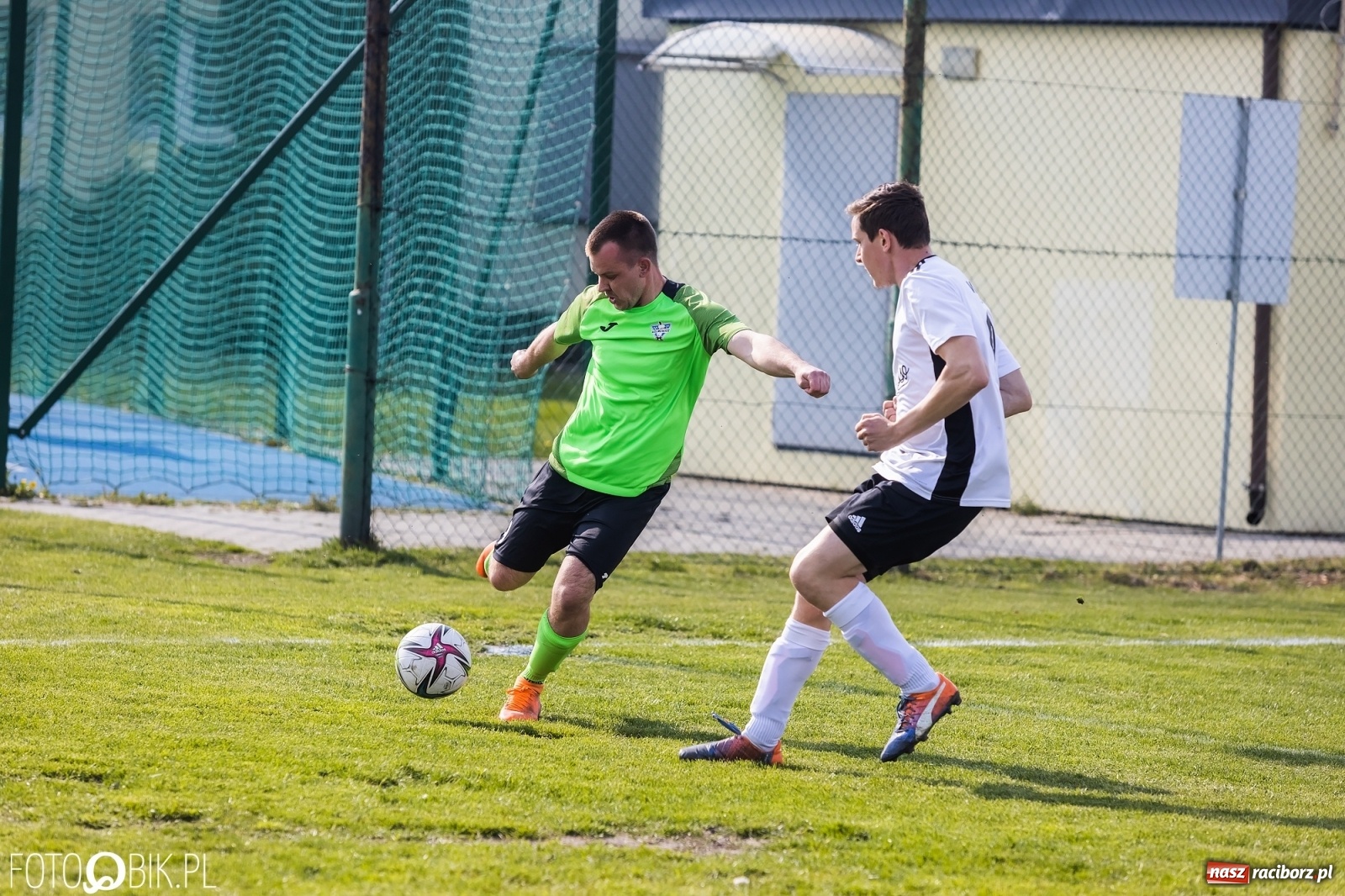 Zdjęcie w galerii na portalu naszraciborz.pl: C klasa. Wicher postraszył lidera z Wojnowic [FOTO] wiadomości z regionu