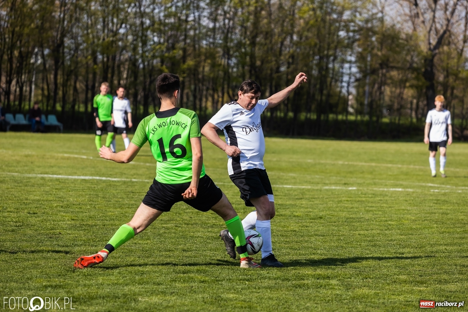 Zdjęcie w galerii na portalu naszraciborz.pl: C klasa. Wicher postraszył lidera z Wojnowic [FOTO] wiadomości z regionu