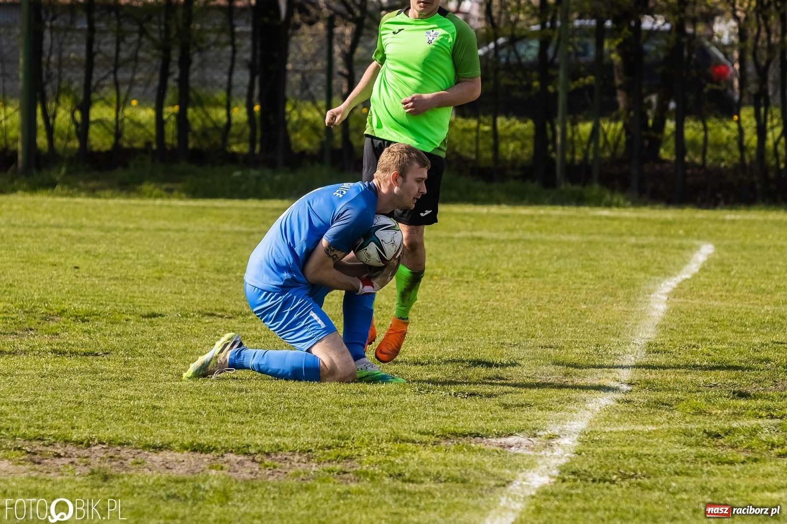 Zdjęcie w galerii na portalu naszraciborz.pl: C klasa. Wicher postraszył lidera z Wojnowic [FOTO] wiadomości z regionu