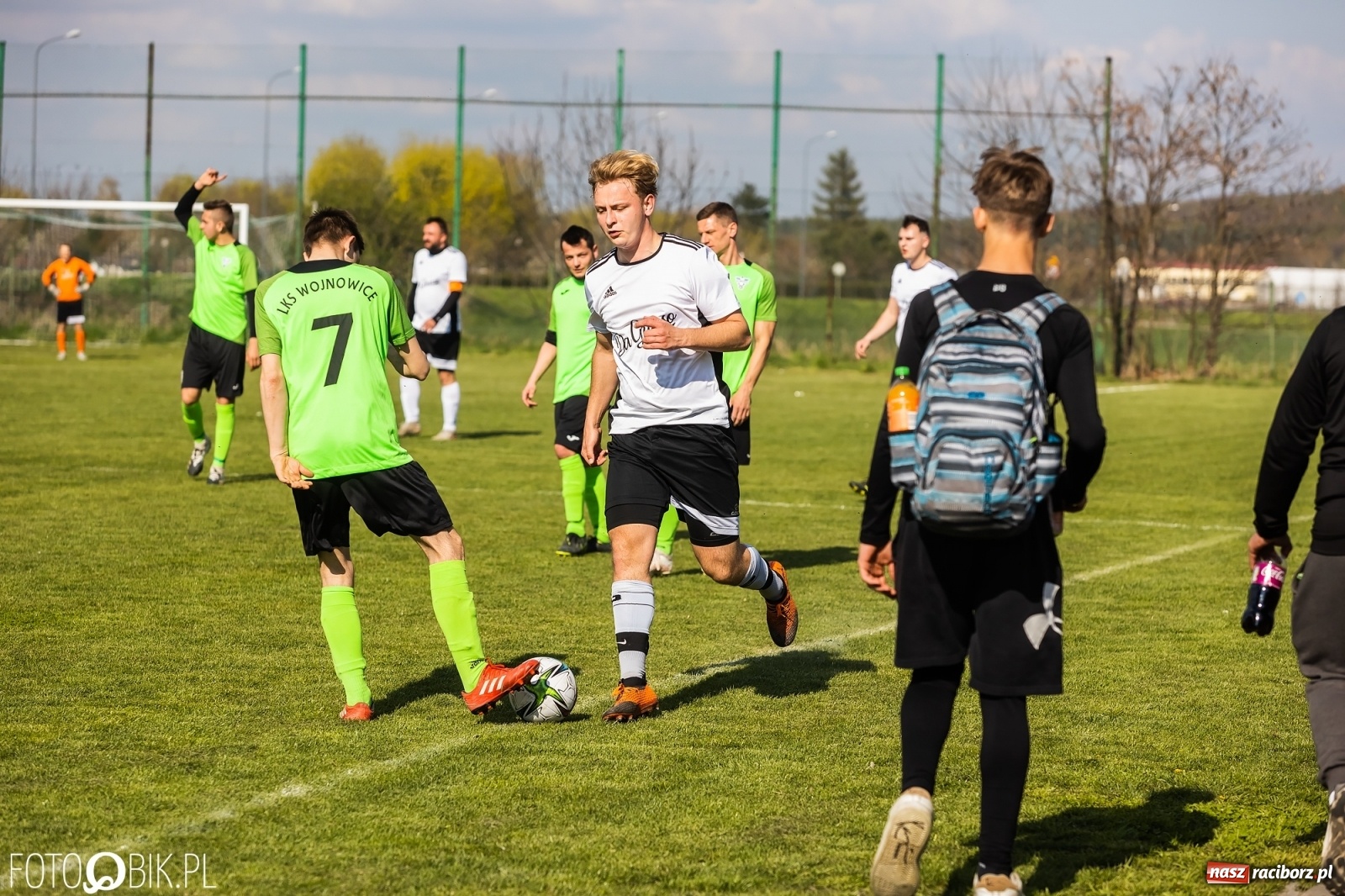 Zdjęcie w galerii na portalu naszraciborz.pl: C klasa. Wicher postraszył lidera z Wojnowic [FOTO] wiadomości z regionu