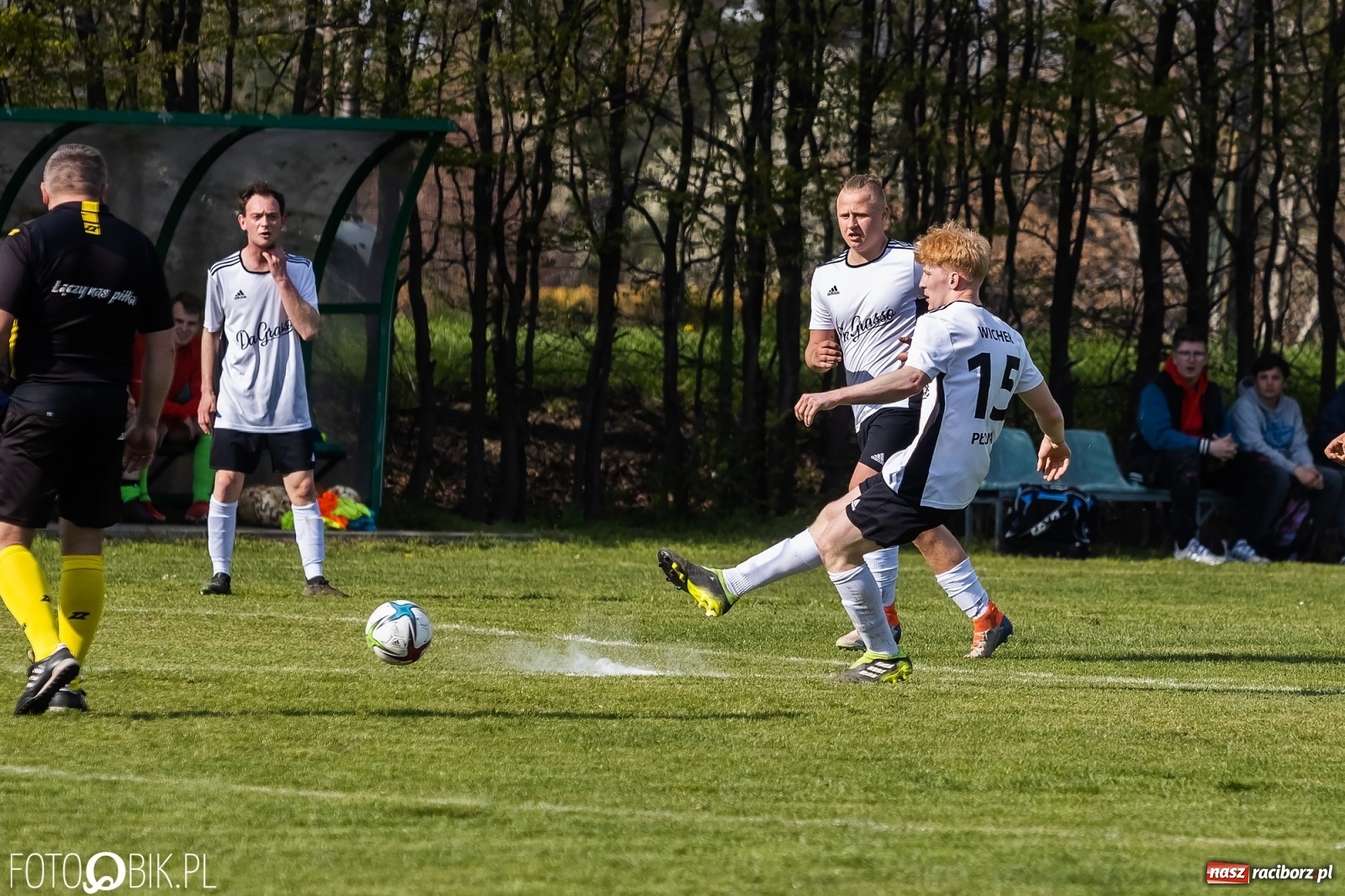 Zdjęcie w galerii na portalu naszraciborz.pl: C klasa. Wicher postraszył lidera z Wojnowic [FOTO] wiadomości z regionu