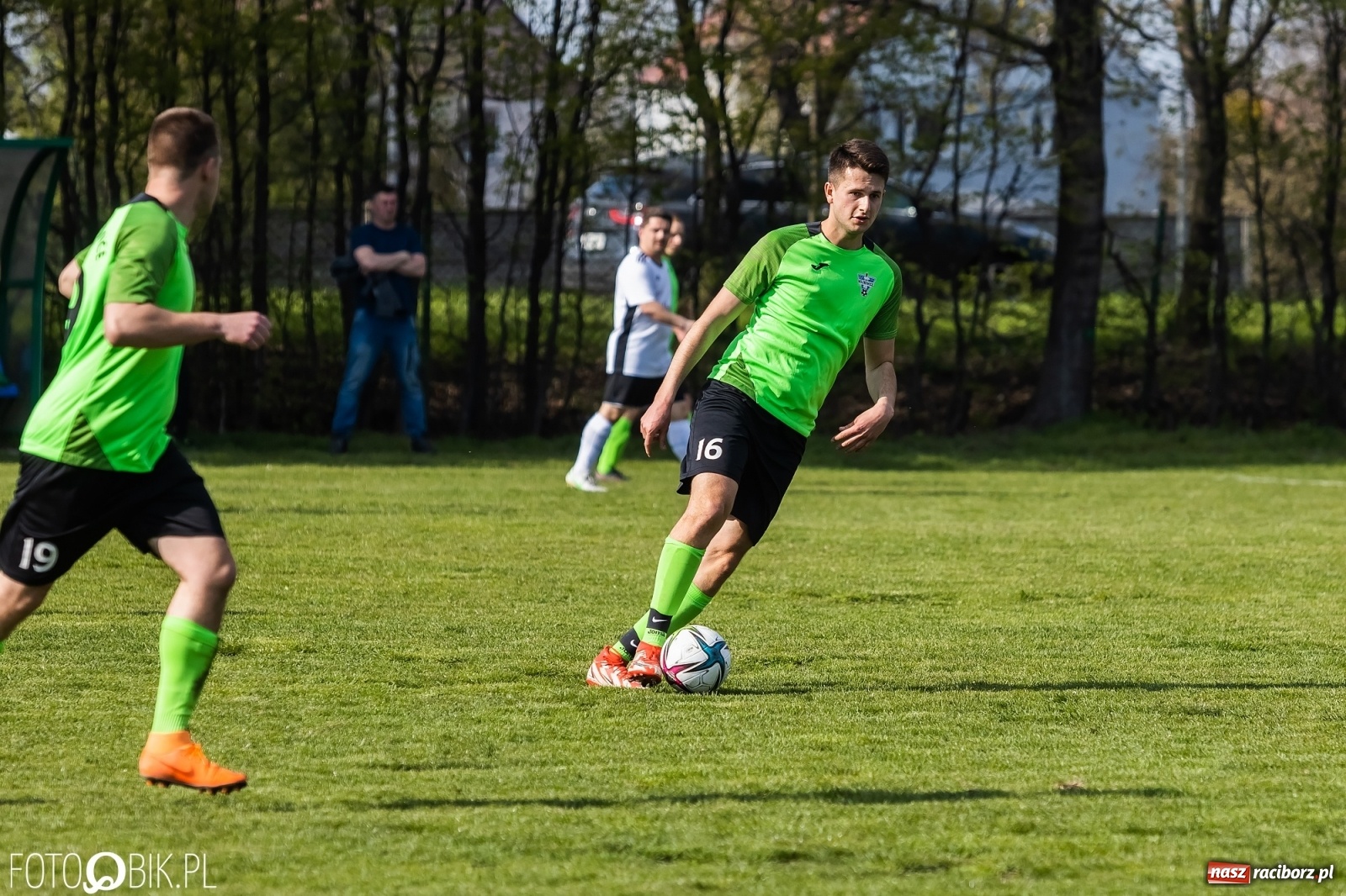 Zdjęcie w galerii na portalu naszraciborz.pl: C klasa. Wicher postraszył lidera z Wojnowic [FOTO] wiadomości z regionu