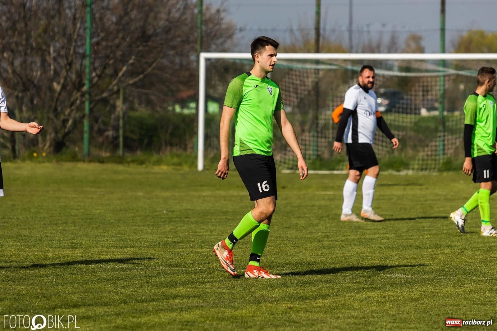Zdjęcie w galerii na portalu naszraciborz.pl: C klasa. Wicher postraszył lidera z Wojnowic [FOTO] wiadomości z regionu