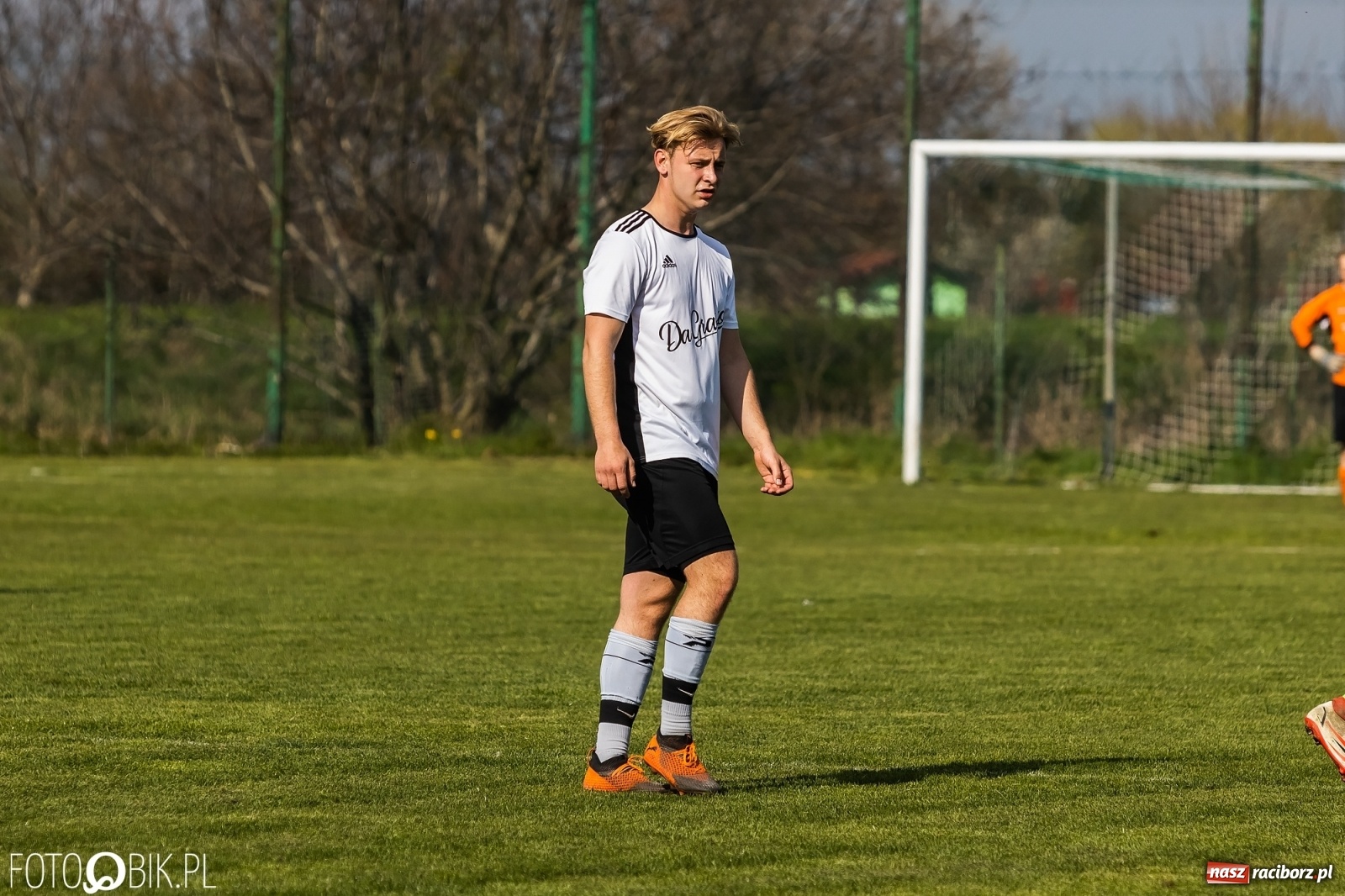 Zdjęcie w galerii na portalu naszraciborz.pl: C klasa. Wicher postraszył lidera z Wojnowic [FOTO] wiadomości z regionu