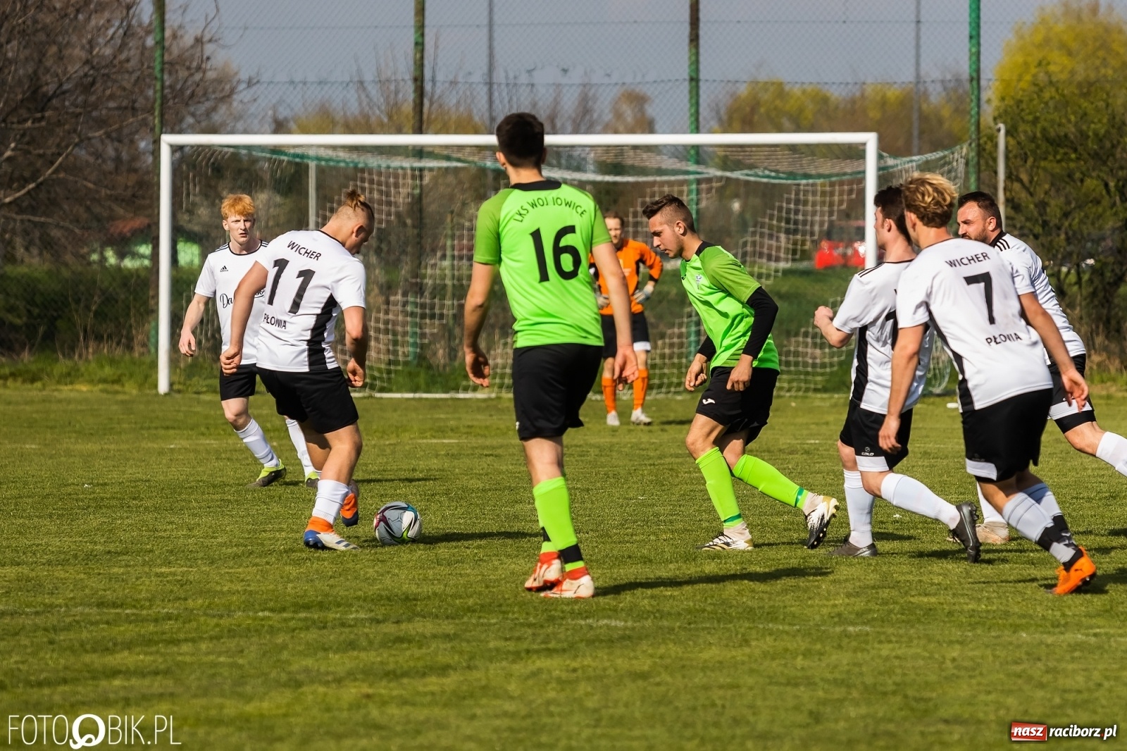 Zdjęcie w galerii na portalu naszraciborz.pl: C klasa. Wicher postraszył lidera z Wojnowic [FOTO] wiadomości z regionu