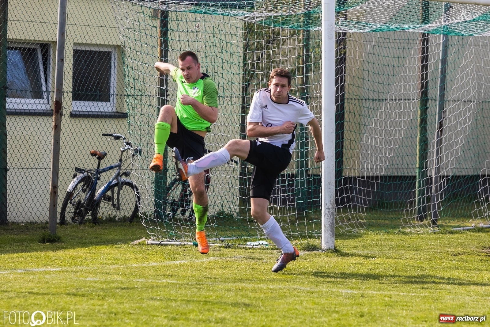 Zdjęcie w galerii na portalu naszraciborz.pl: C klasa. Wicher postraszył lidera z Wojnowic [FOTO] wiadomości z regionu