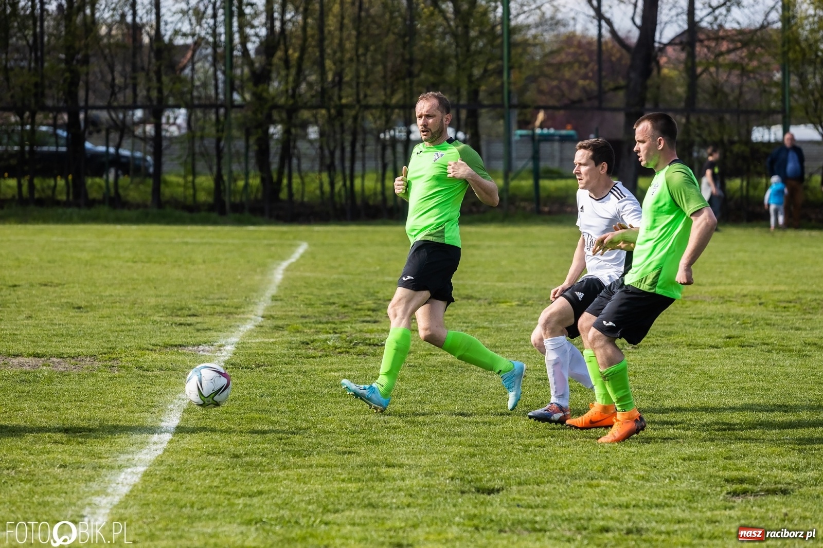 Zdjęcie w galerii na portalu naszraciborz.pl: C klasa. Wicher postraszył lidera z Wojnowic [FOTO] wiadomości z regionu