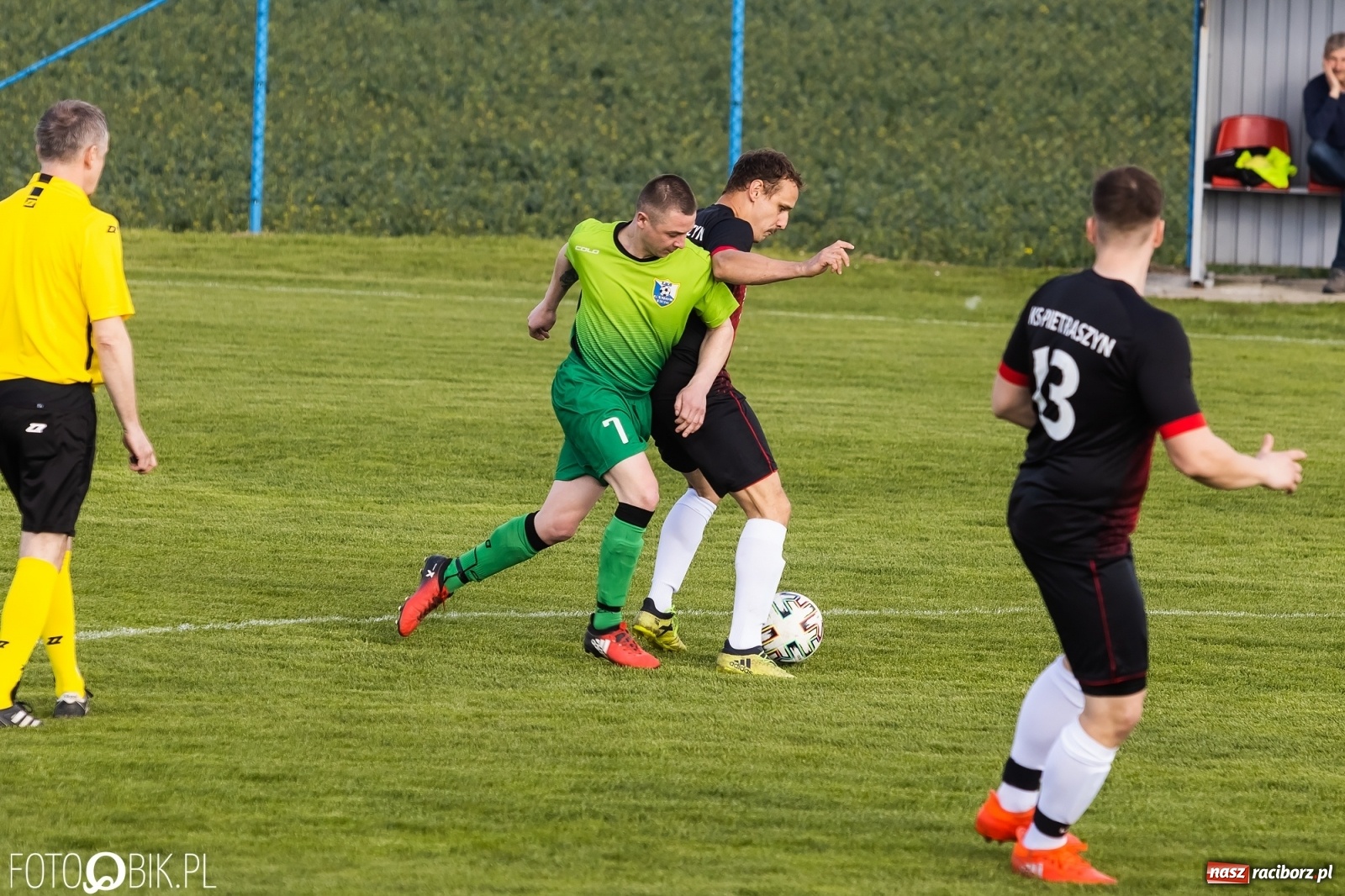 Zdjęcie w galerii na portalu naszraciborz.pl: Osiem do zera, Pietraszyn żegna outsidera [FOTO] wiadomości z regionu