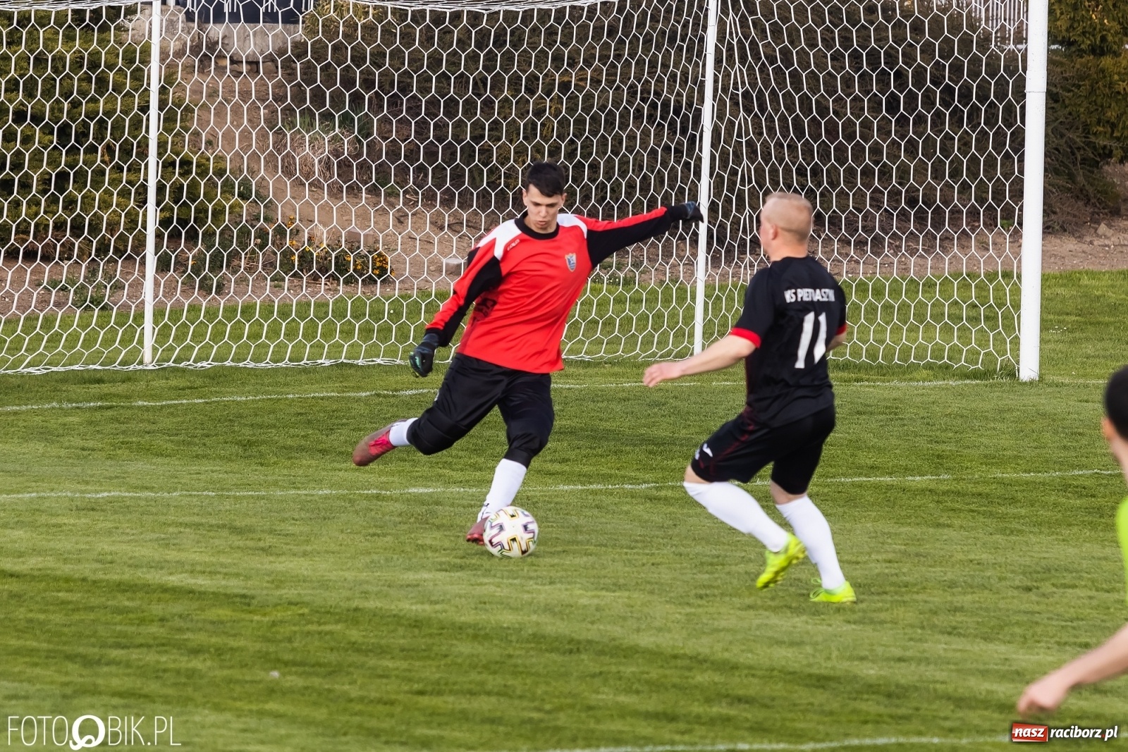 Zdjęcie w galerii na portalu naszraciborz.pl: Osiem do zera, Pietraszyn żegna outsidera [FOTO] wiadomości z regionu