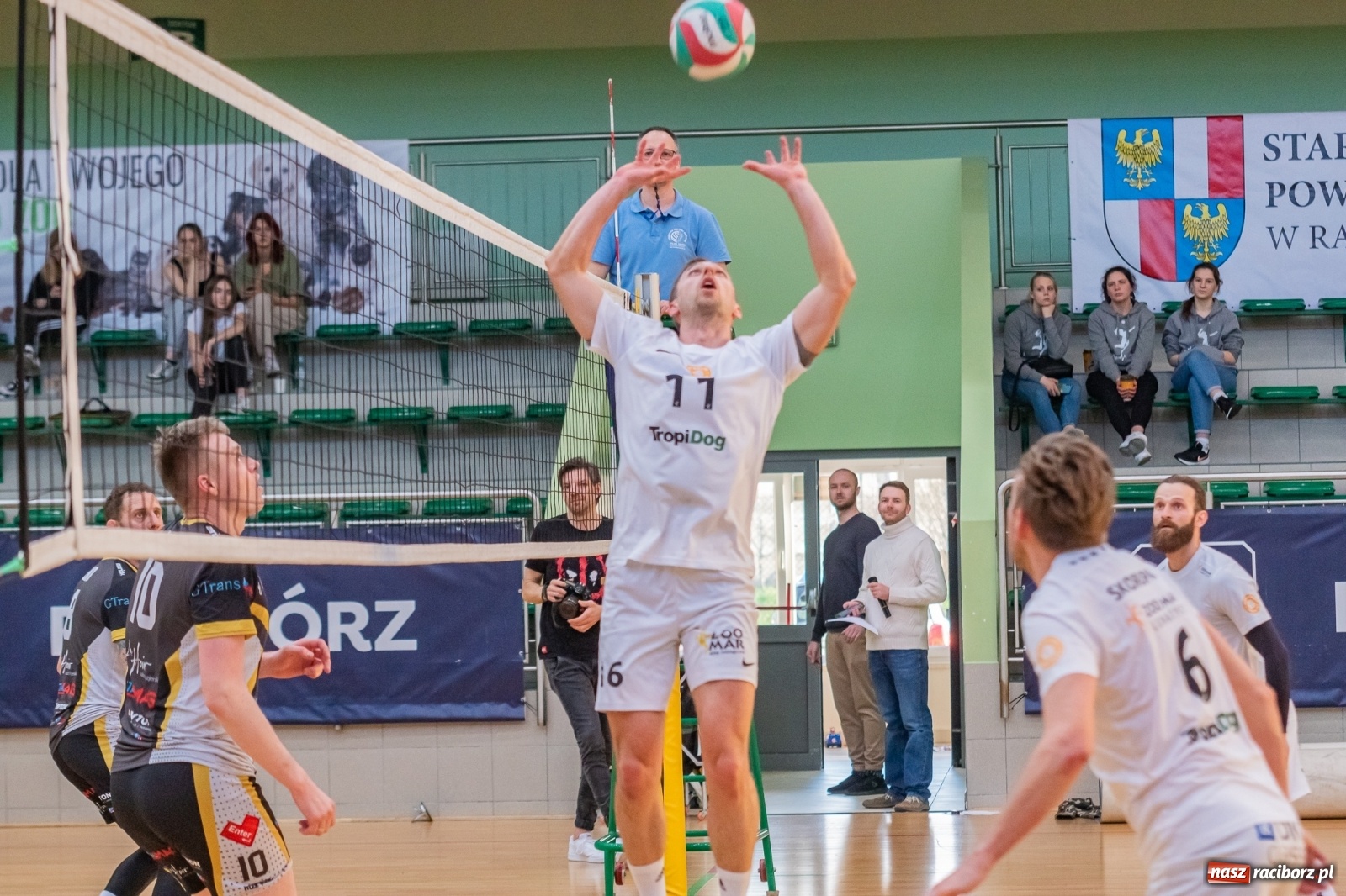 Zdjęcie w galerii na portalu naszraciborz.pl: Lunatycy zdetronizowani. XXV sezon RLPS za nami [FOTO i WIDEO] wiadomości z regionu