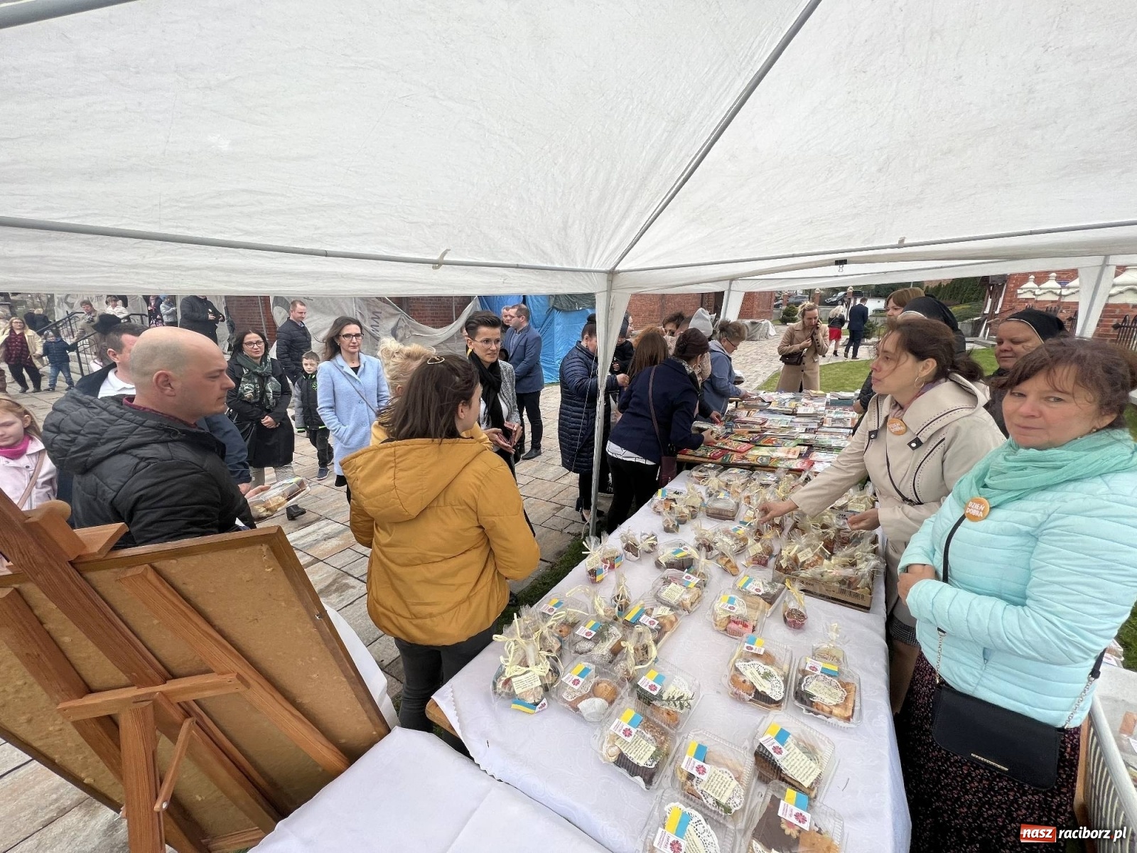 Zdjęcie w galerii na portalu naszraciborz.pl: Dzień Dobra. W Brzeziu akcja na rzecz Caritas i uchodźców z Ukrainy wiadomości z regionu