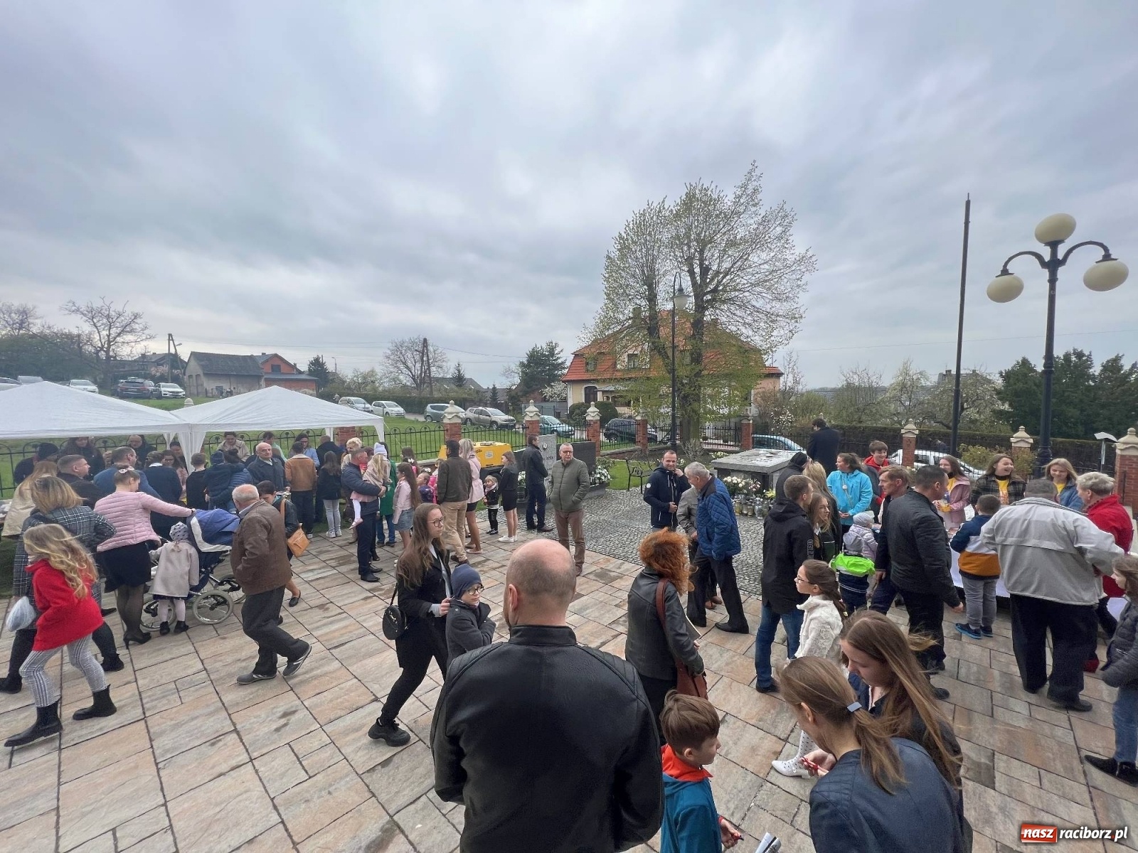 Zdjęcie w galerii na portalu naszraciborz.pl: Dzień Dobra. W Brzeziu akcja na rzecz Caritas i uchodźców z Ukrainy wiadomości z regionu