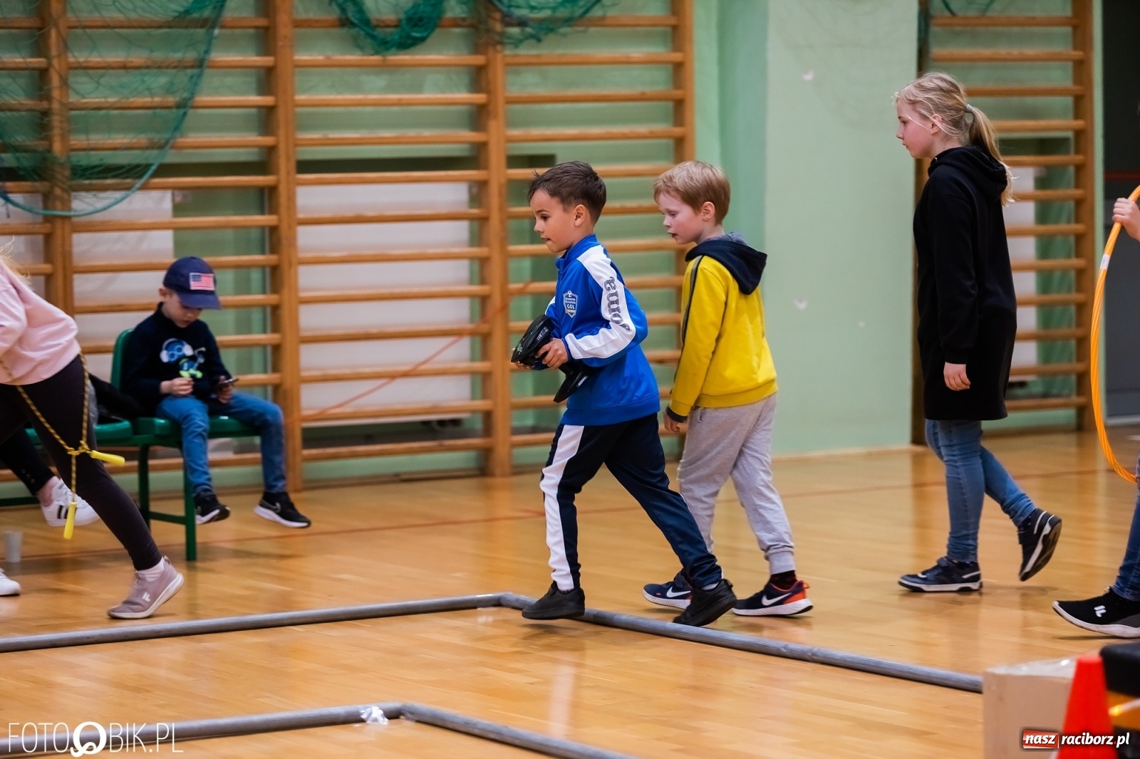 Zdjęcie w galerii na portalu naszraciborz.pl: Turniej aut zdalnie sterowanych w  Arenie Rafako wiadomości z regionu