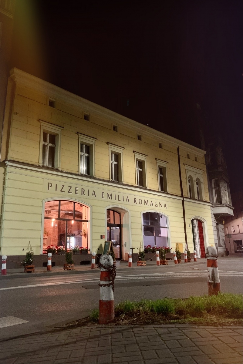 Zdjęcie w galerii na portalu naszraciborz.pl: Pizzeria Emilia Romagna poszerza działalność i poszukuje nowych pracowników wiadomości z regionu