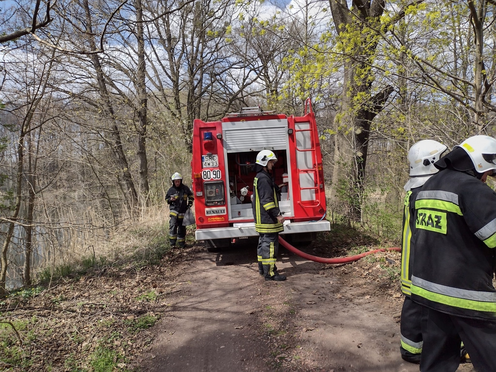 Zdjęcie w galerii na portalu naszraciborz.pl: Raport 998. Pożar trawy w Rzuchowie. Czad przy Spółdzielczej wiadomości z regionu
