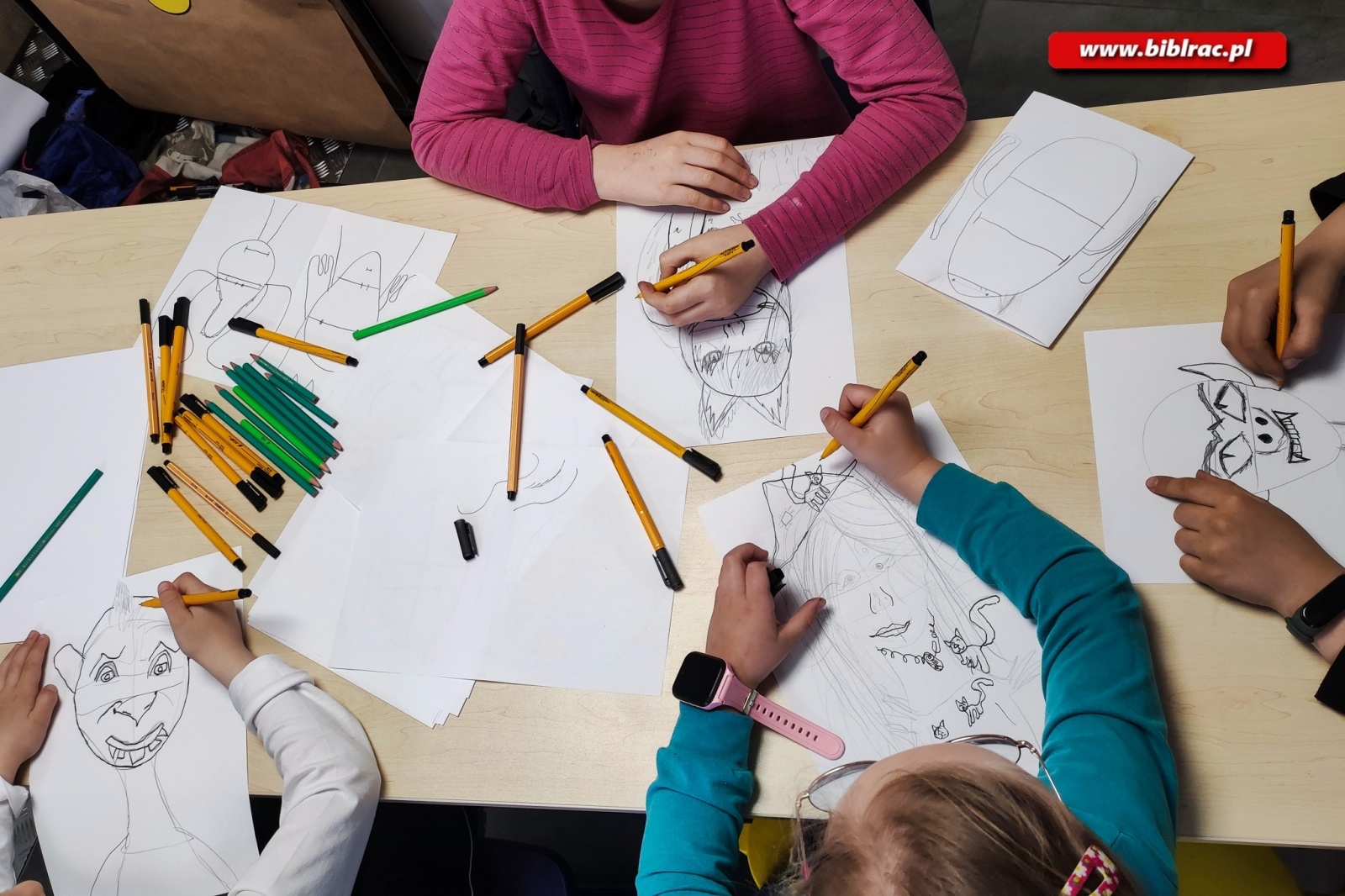 Zdjęcie w galerii na portalu naszraciborz.pl: Warsztaty tworzenia ilustracji w bibliotecznym projekcie Pozytywnie zaBOOKowani wiadomości z regionu